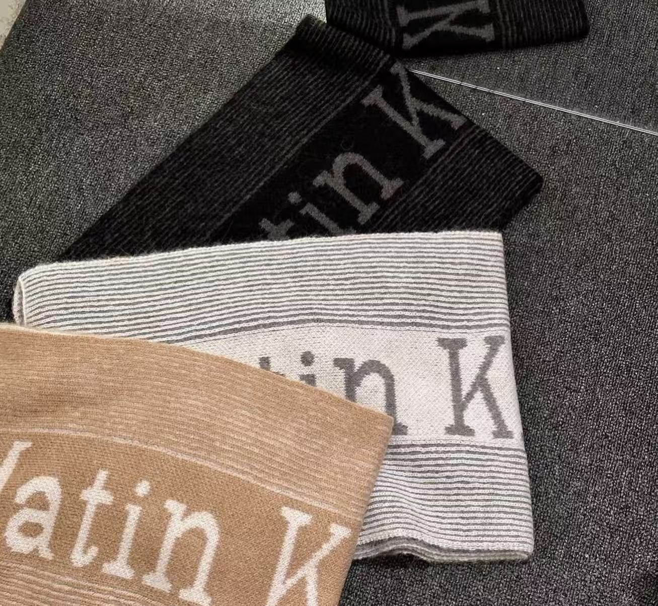 MATIN KIM STRIPE MUFFLER - HLY & CHOCCICO