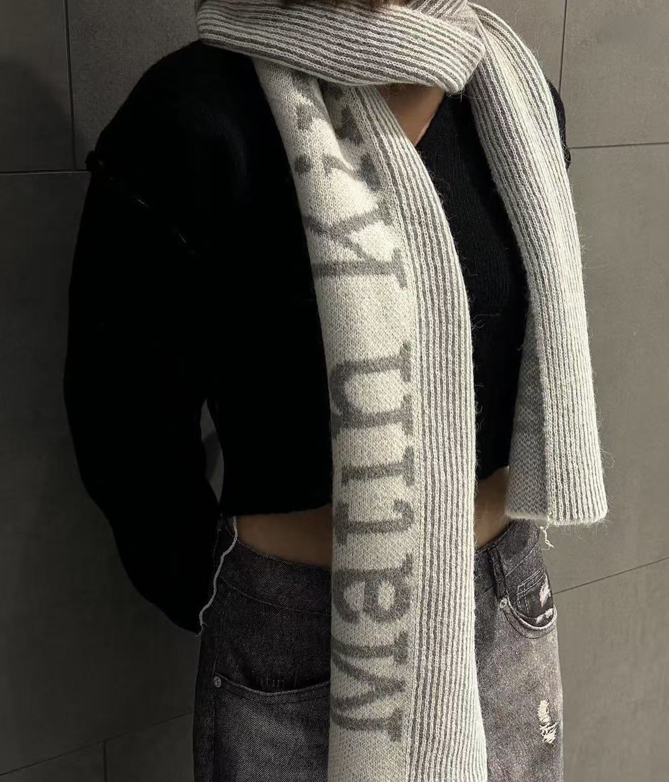 MATIN KIM STRIPE MUFFLER - HLY & CHOCCICO