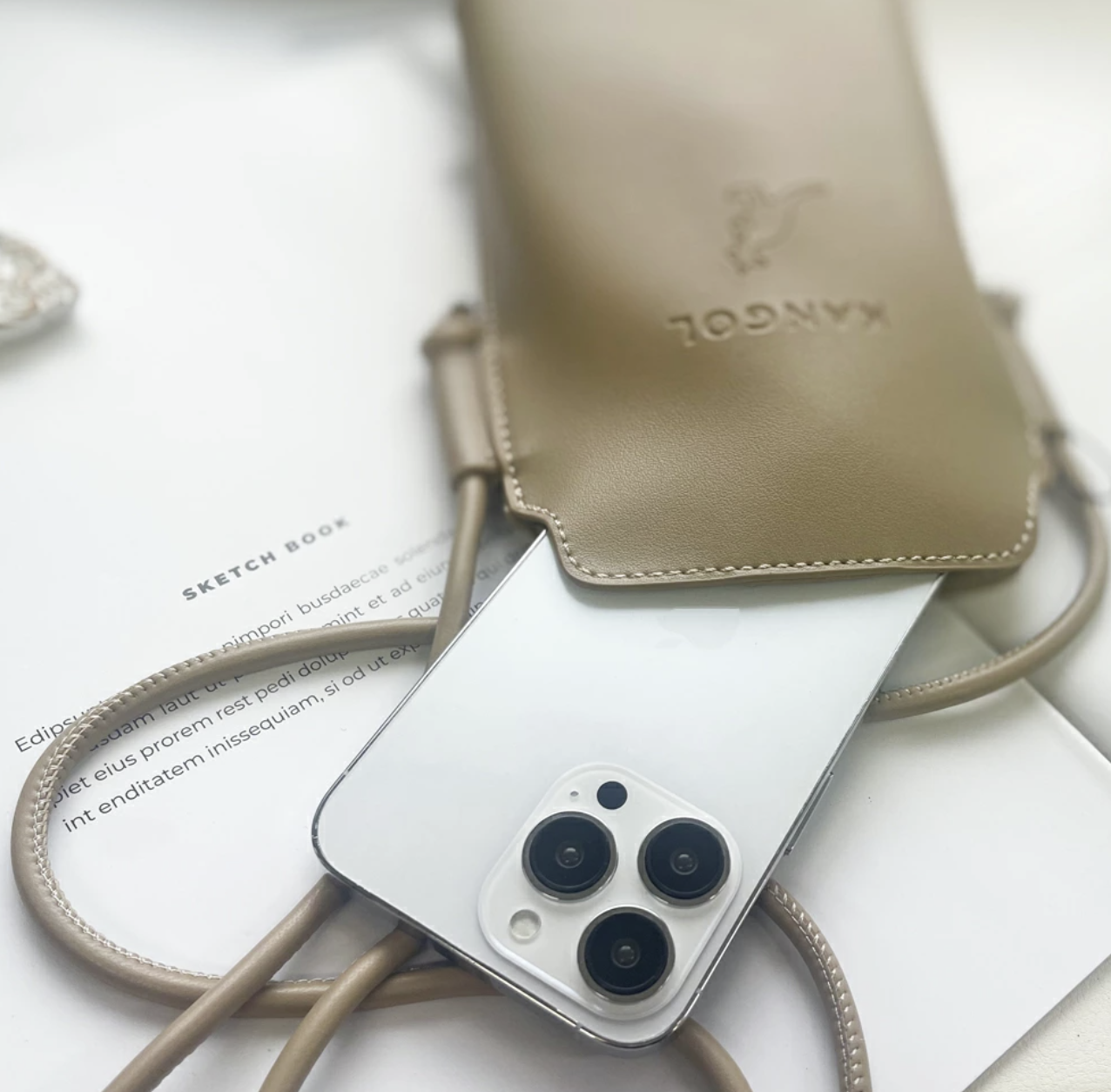 日本直送Kangol Smartphone Bag