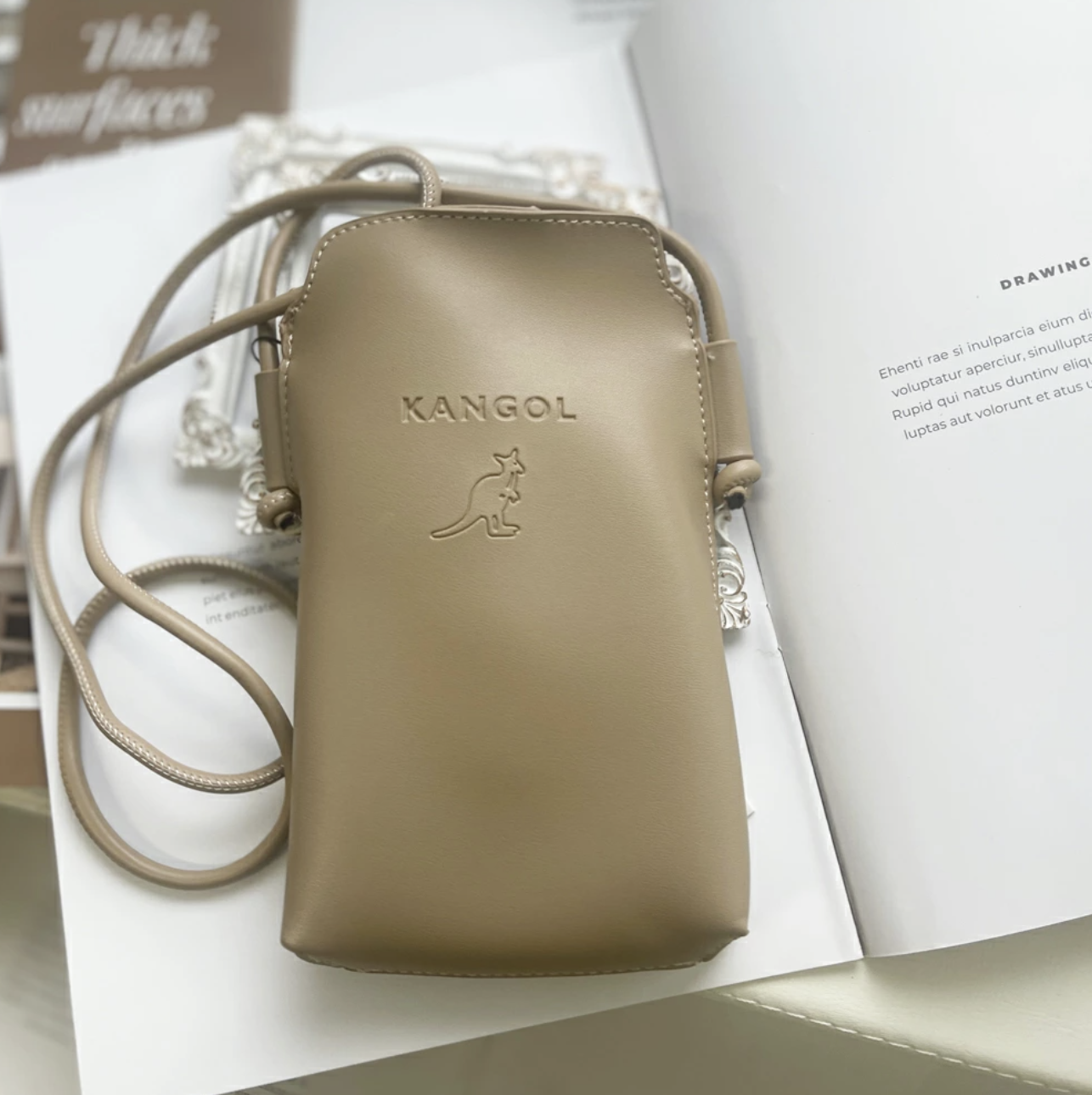 日本直送Kangol Smartphone Bag