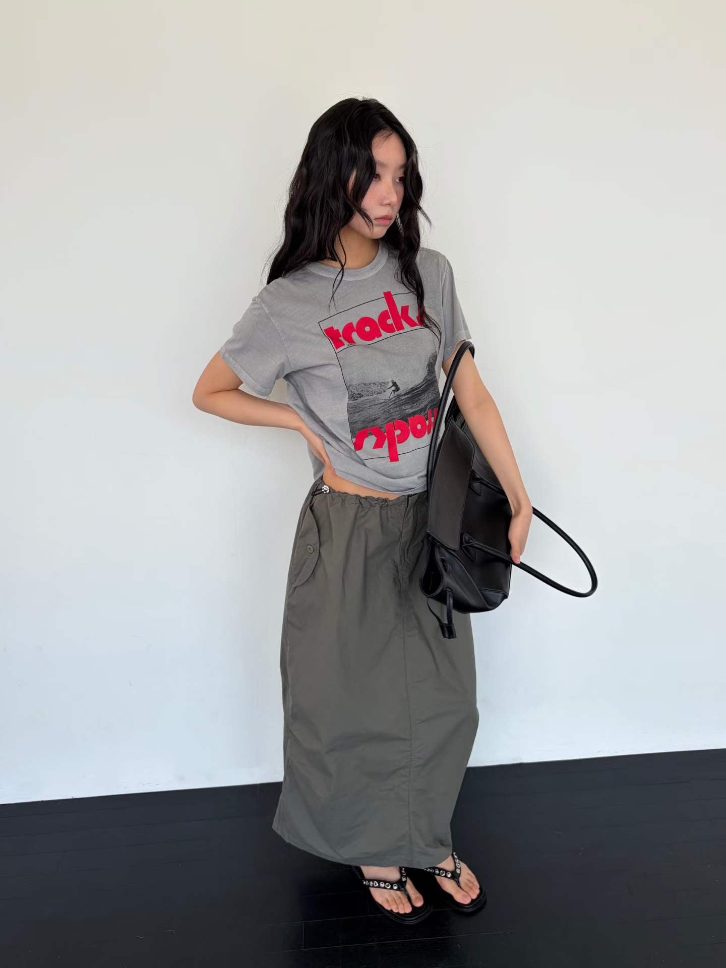 Korean Direct Delivery Tracks "Inverted Graphic Tee / Skirt