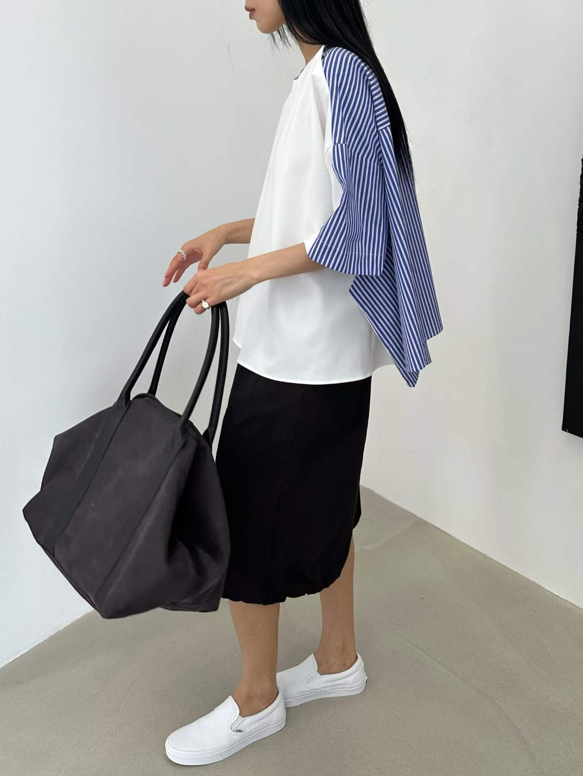 韓國直送Stripe Splice Shoulder-Button Tee