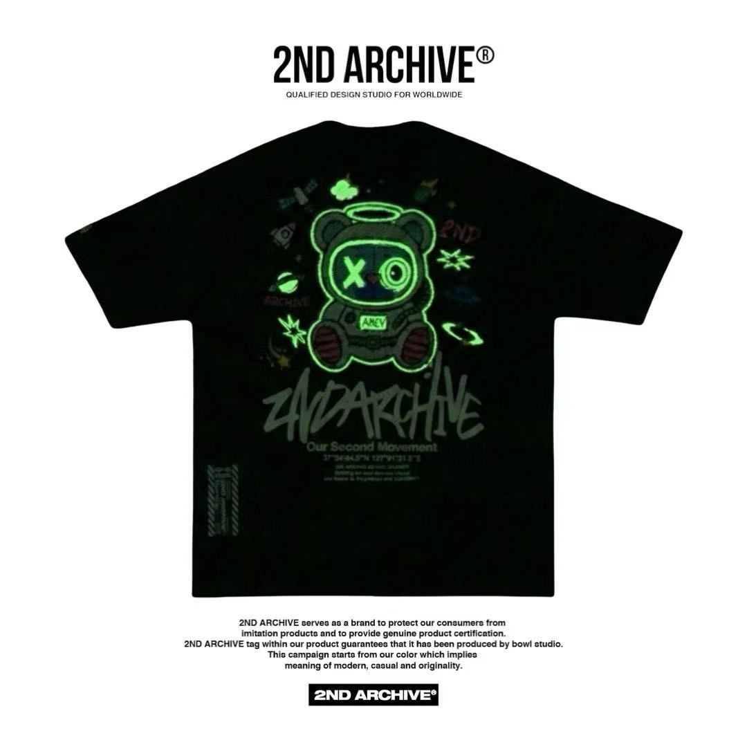 🇰🇷韓國直送🇰🇷 2ND ARCHIVE Glow-in-the-Dark Space Bear Half Palty Tee - HLY & CHOCCICO