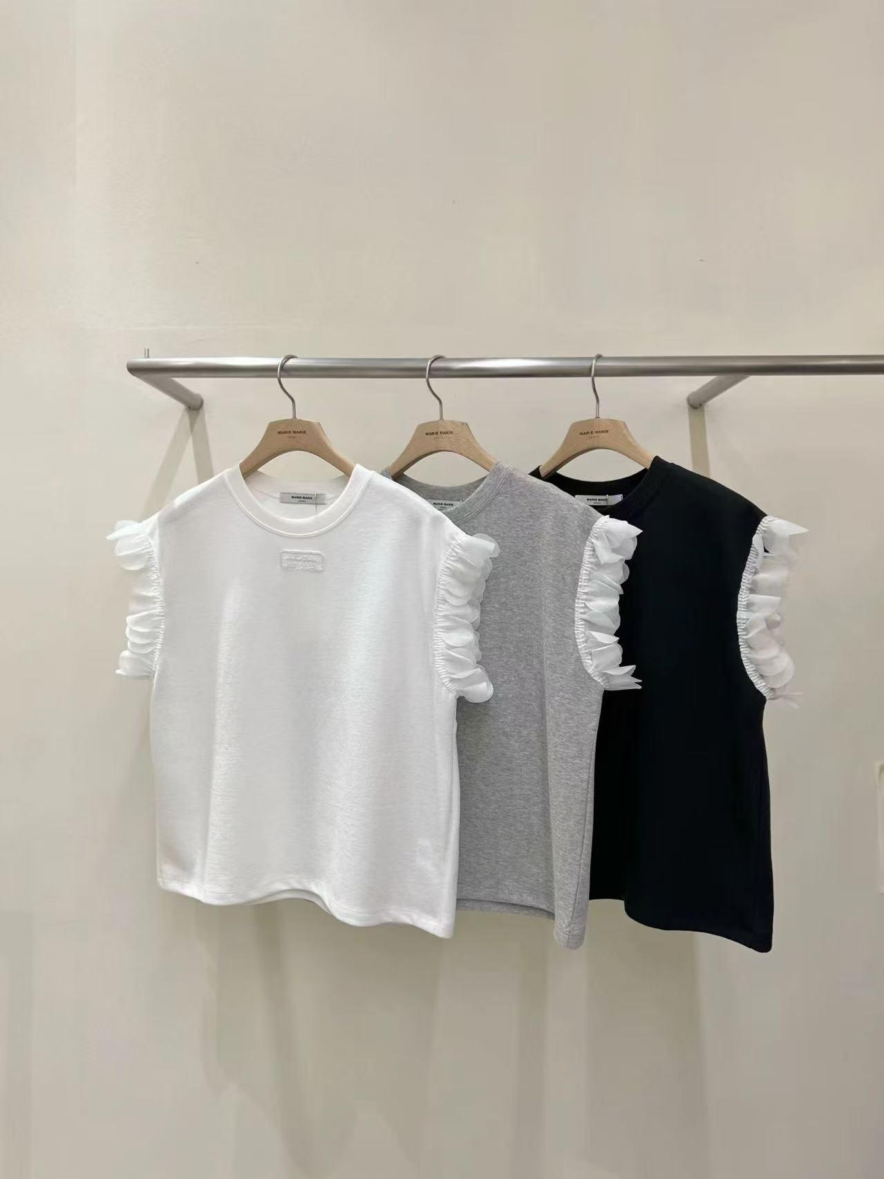 韓國直送Frill Accent Top - HLY & CHOCCICO