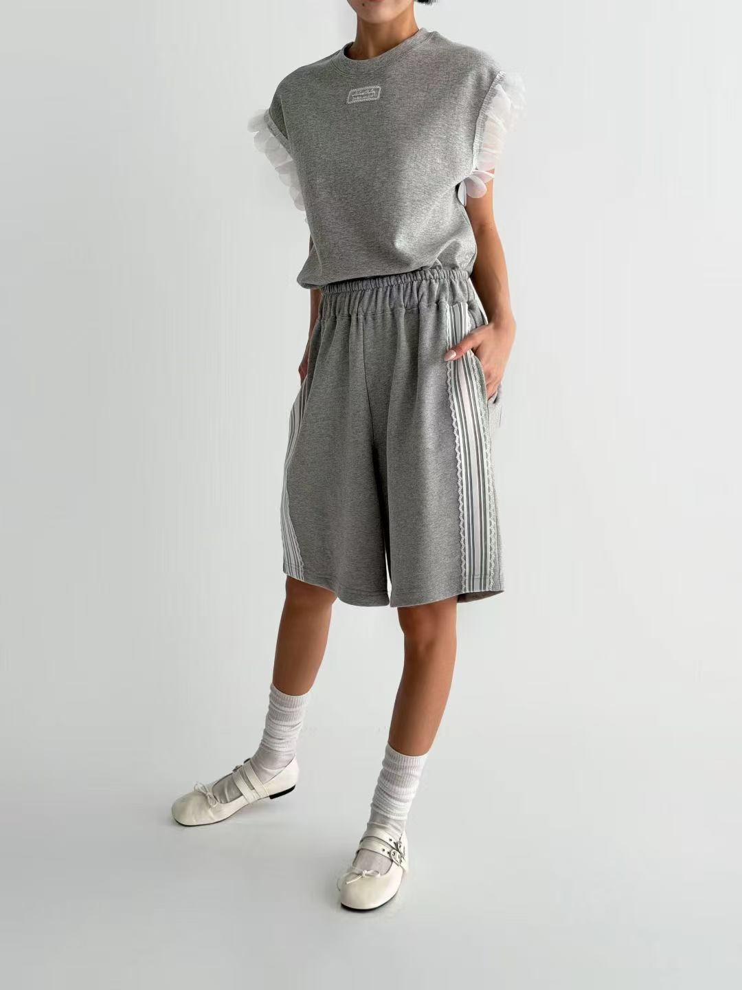 韓國直送Frill Accent Top - HLY & CHOCCICO