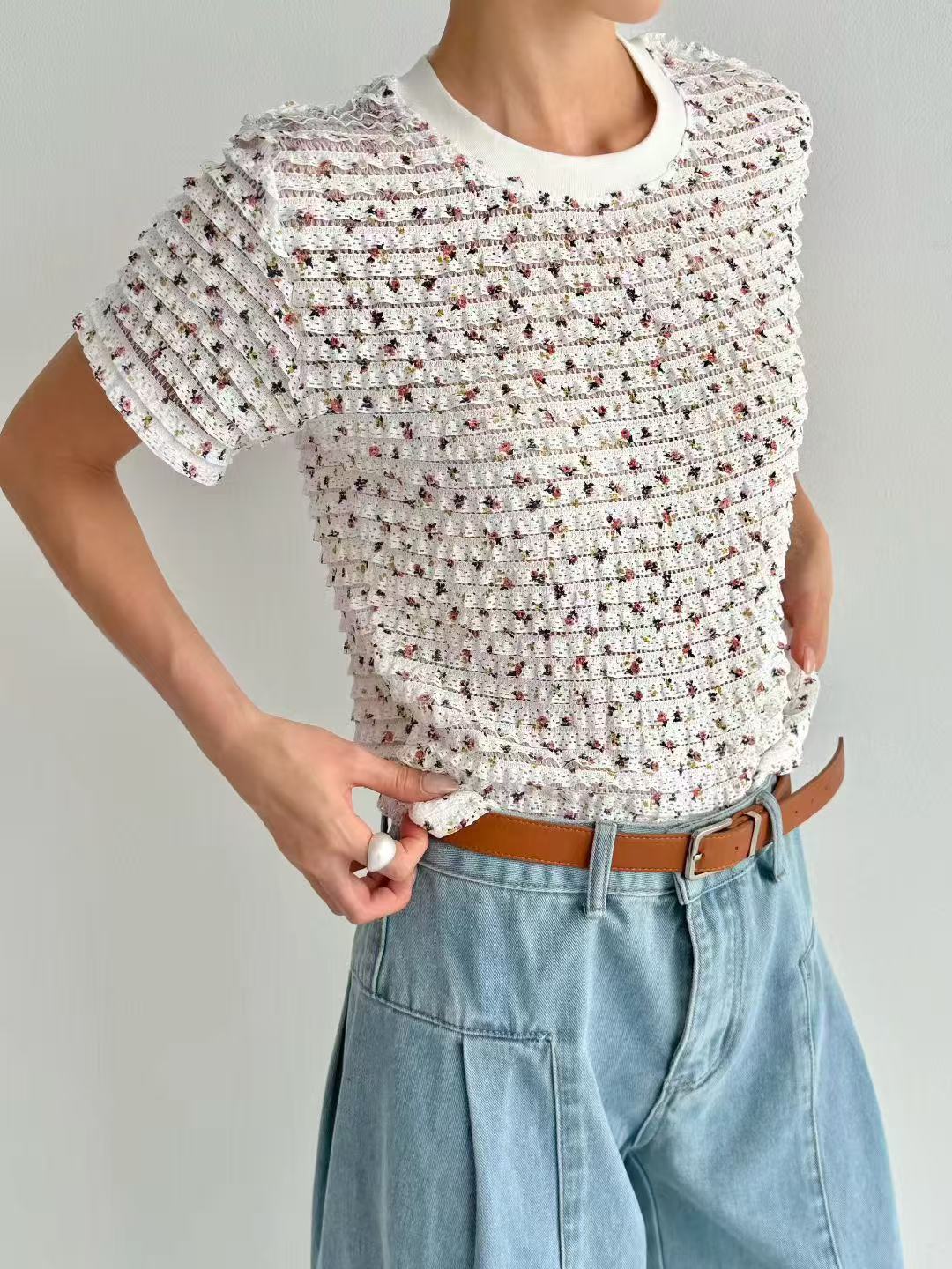 韓國直送Textured Lace Blossom Top