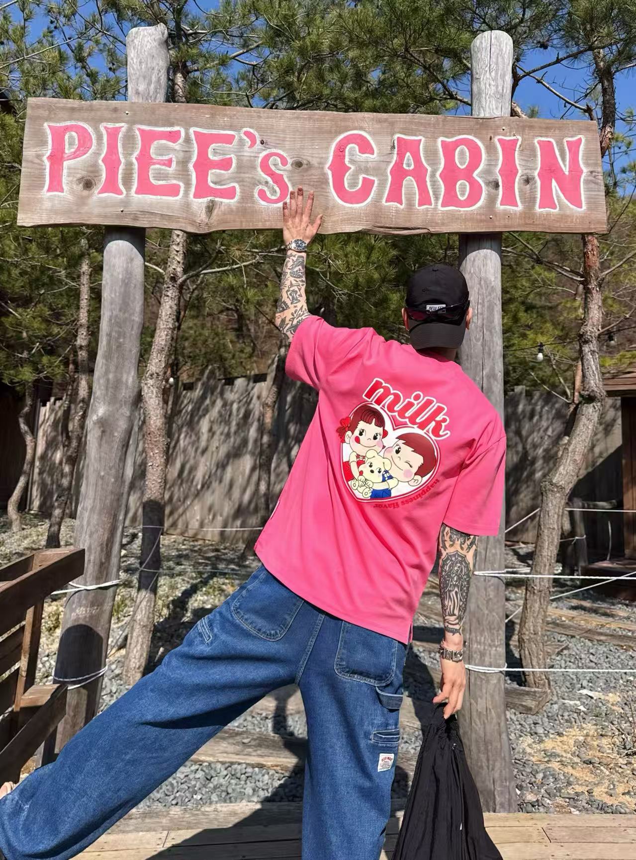 🇰🇷韓國直送🇰🇷 PLUS 82 HIYA Vintage Cartoon Heart Graphic Tee