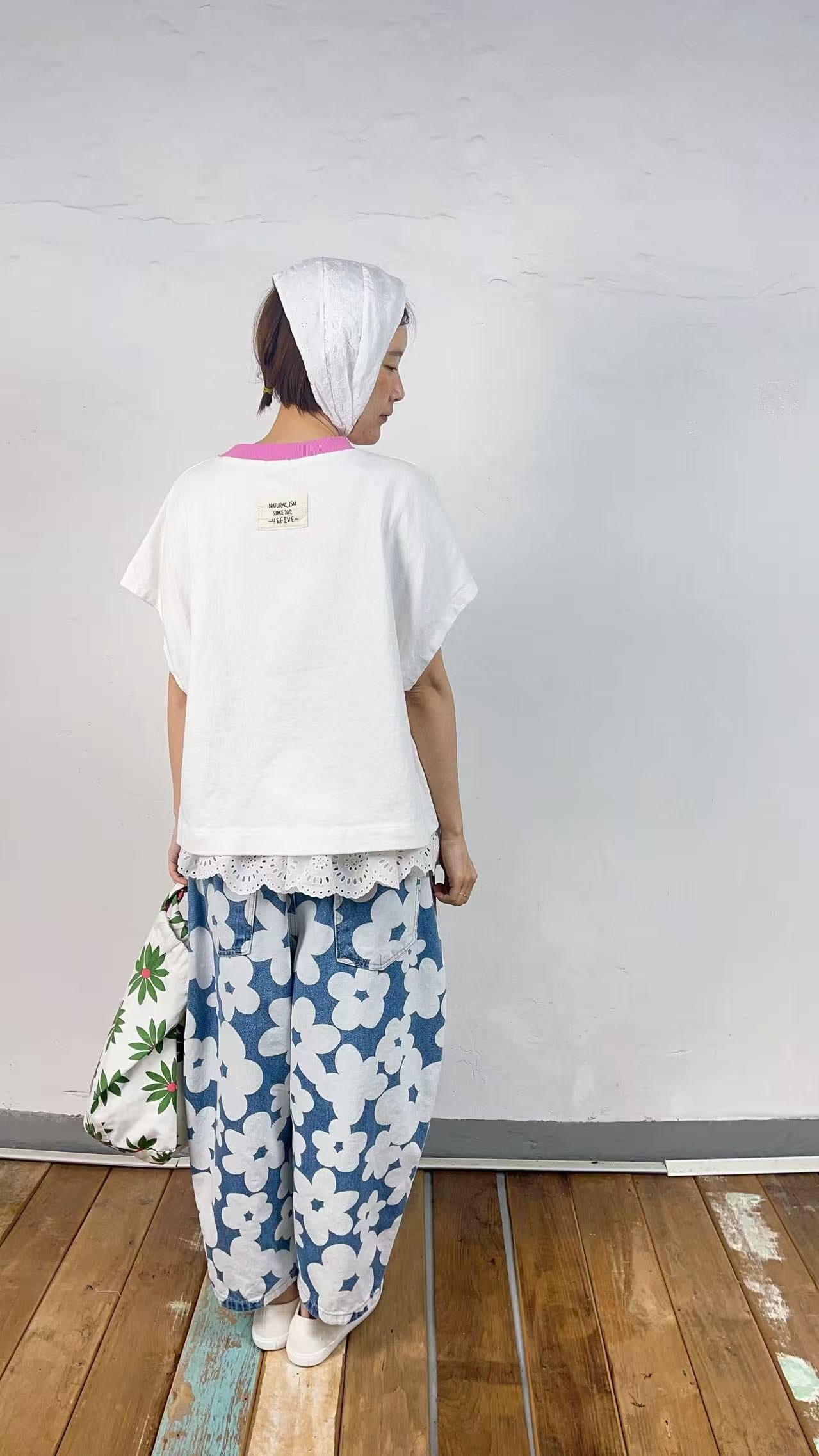 韓國直送Vintage Bloom Embroidered Tee