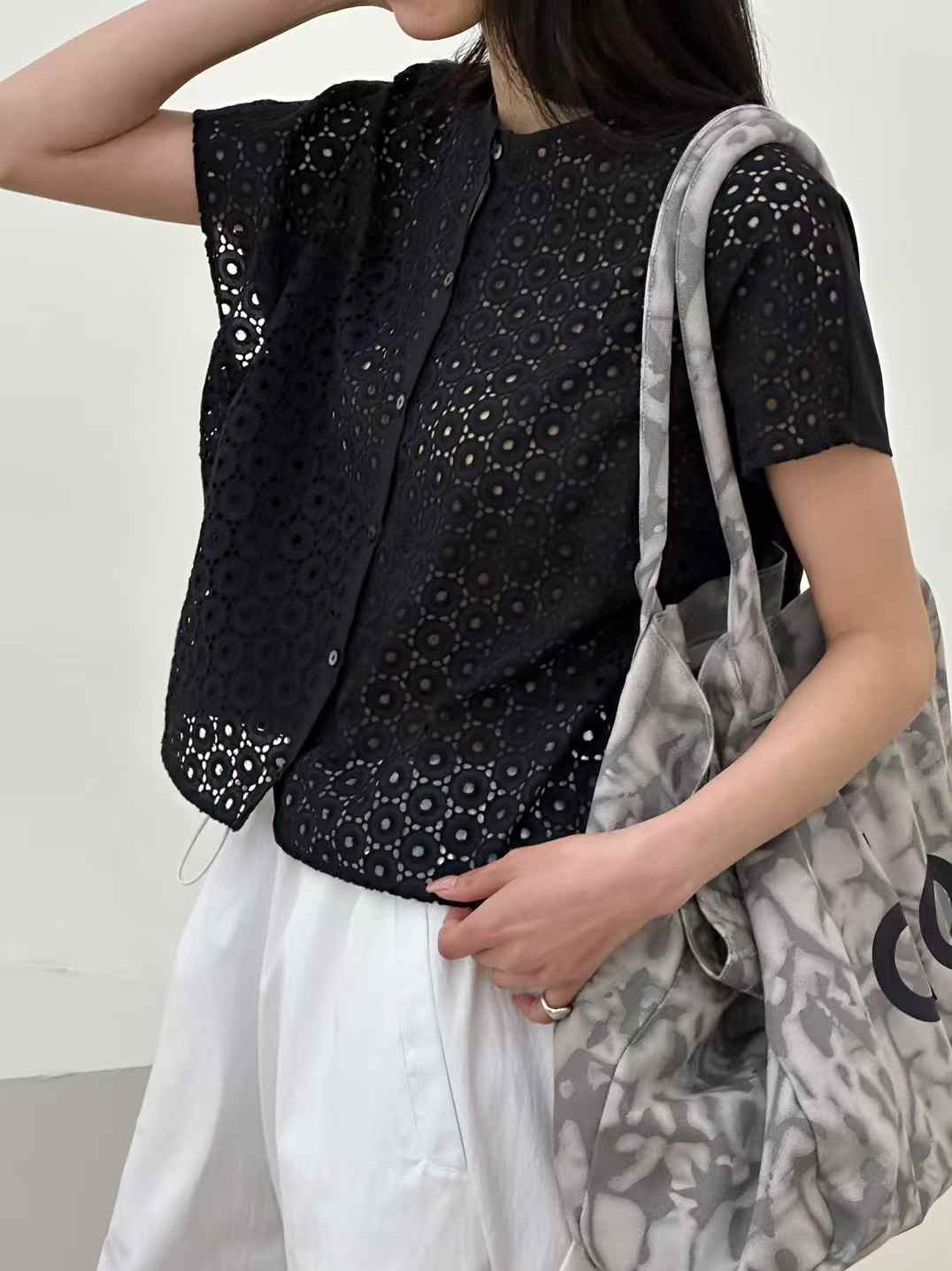 Korea Direct Amélie Floral Eyelet Shirt