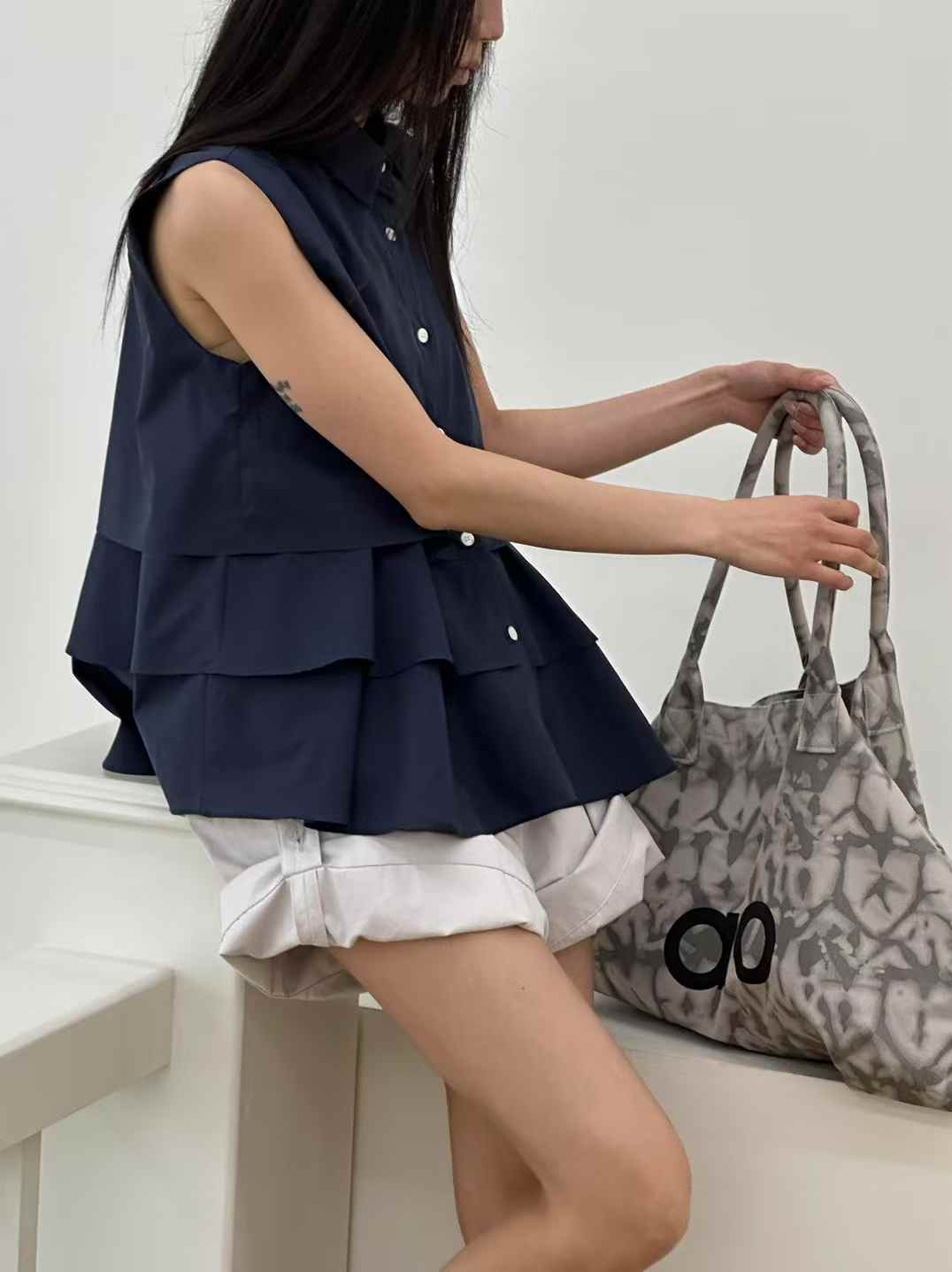 韓國直送Tiered Harmony Sleeveless Shirt