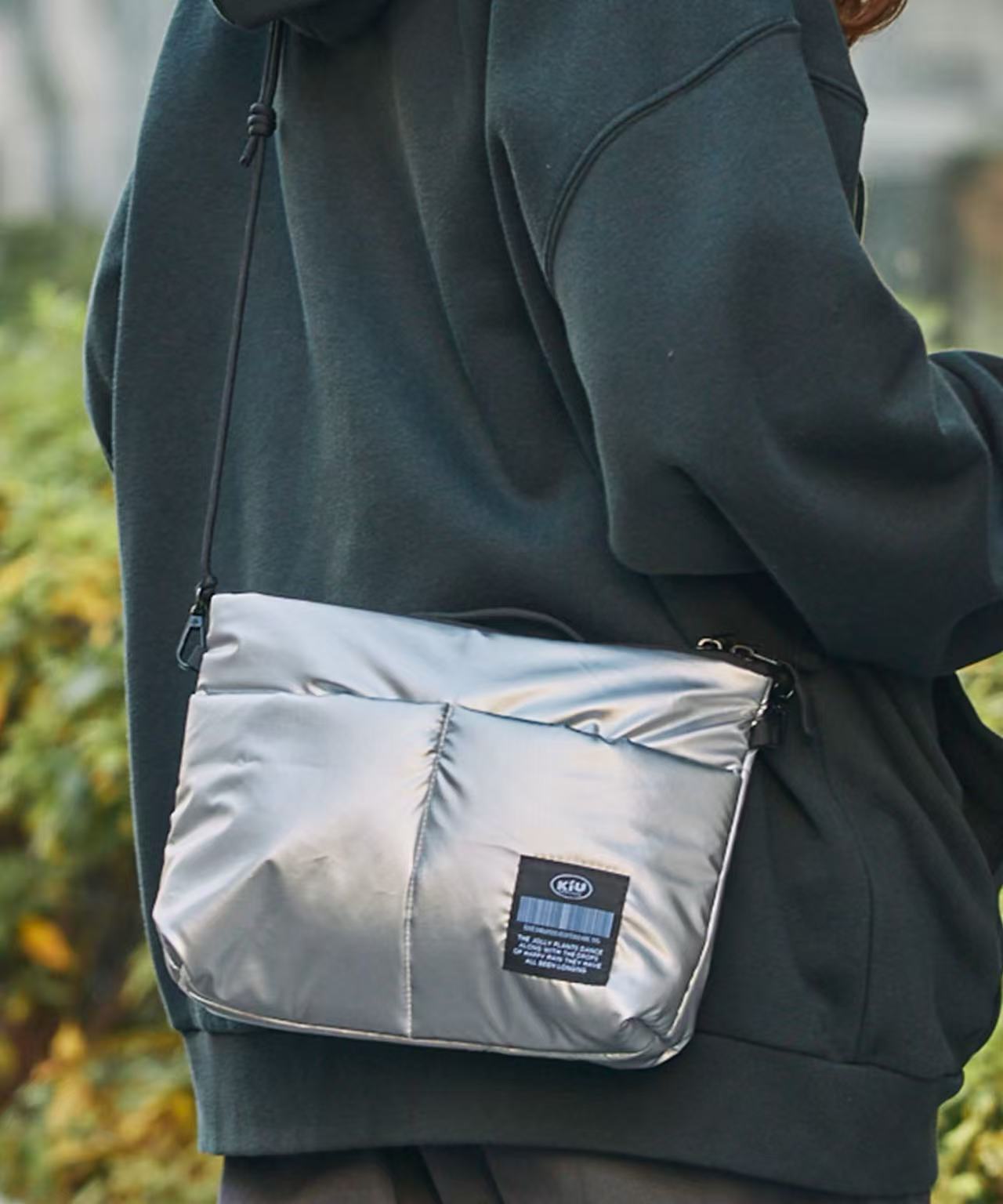 日本直送 KiU Multi-Pocket Soft Puffy Sacoche Bag (限量版)