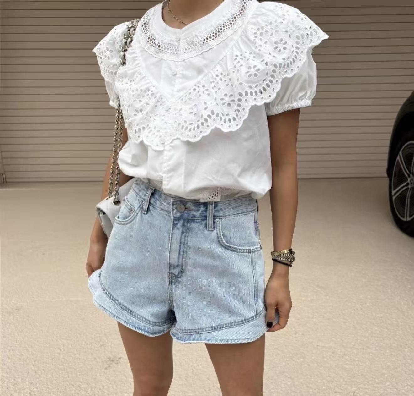 韓國直送Amélie French Lace Detailed Top