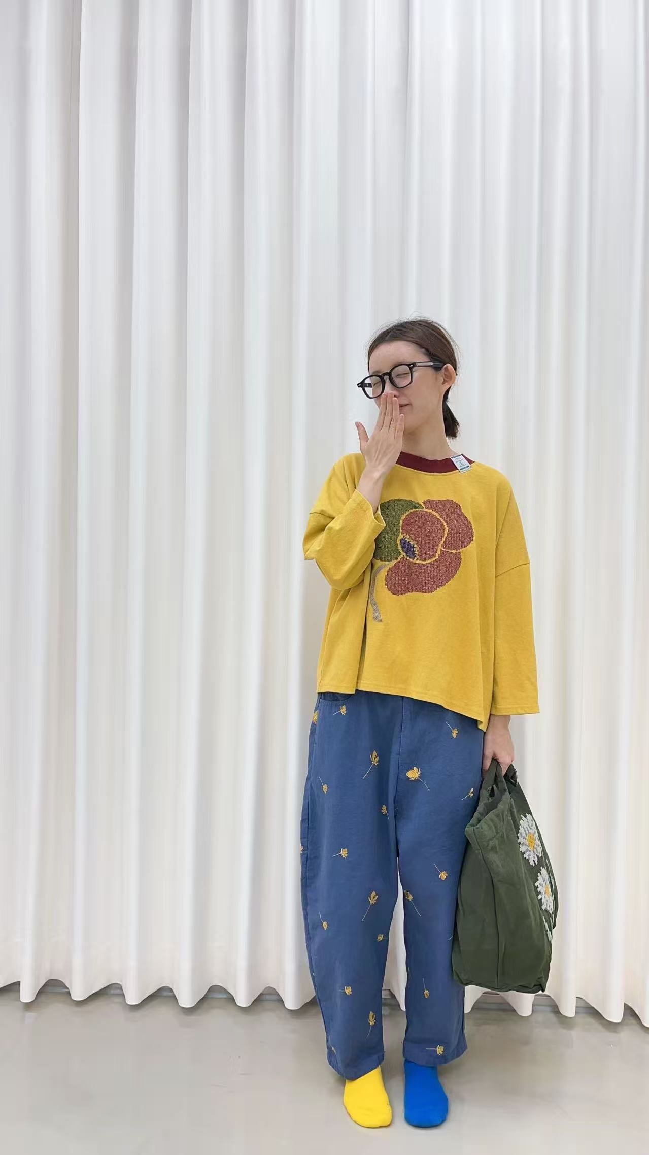 韓國直送Retro Floral Drop-Shoulder Tee