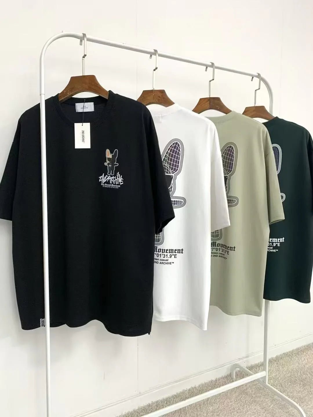 🇰🇷韓國直送🇰🇷 2ND ARCHIVE Half Buldog Scotch Short Tee - HLY & CHOCCICO