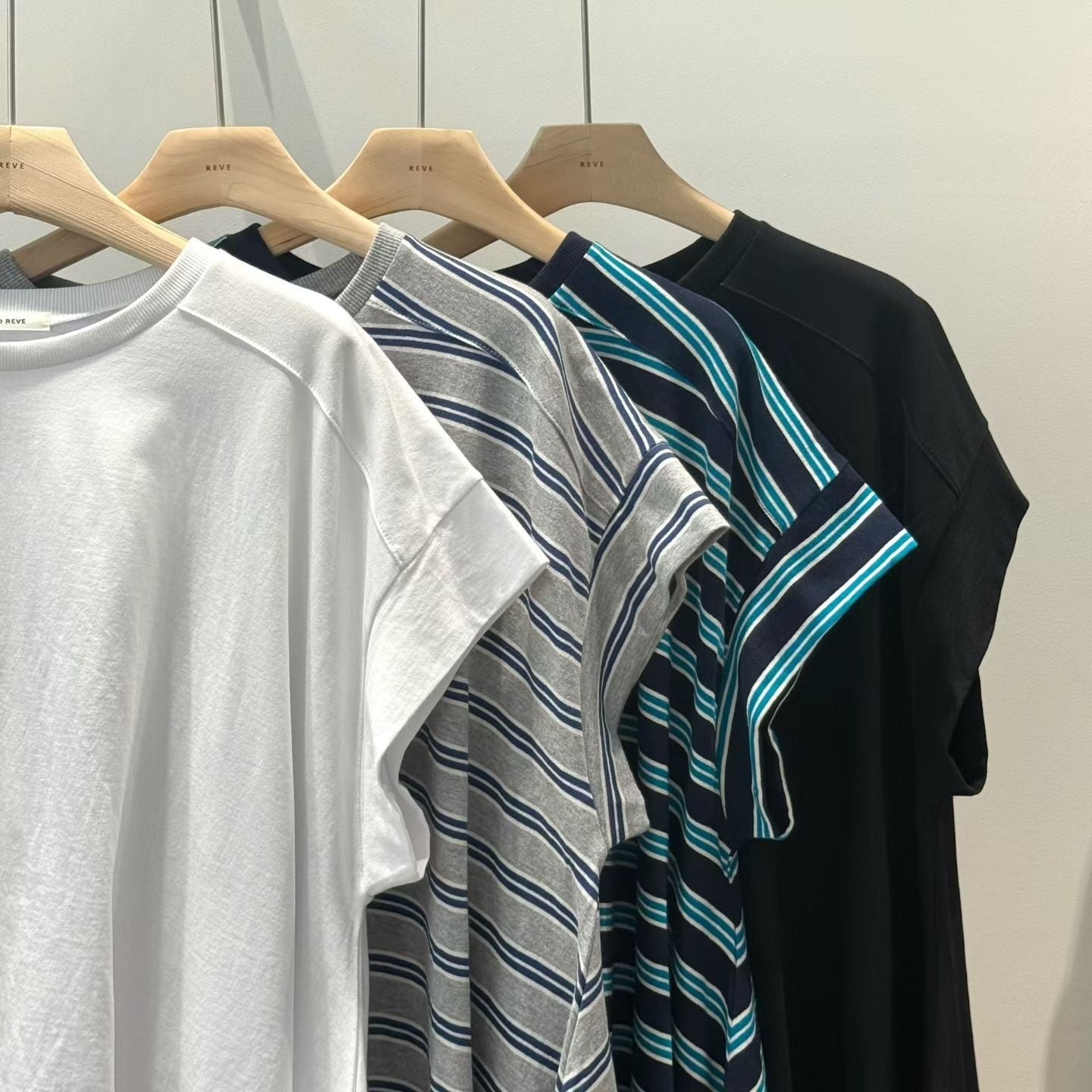韓國直送Linear Flow Top