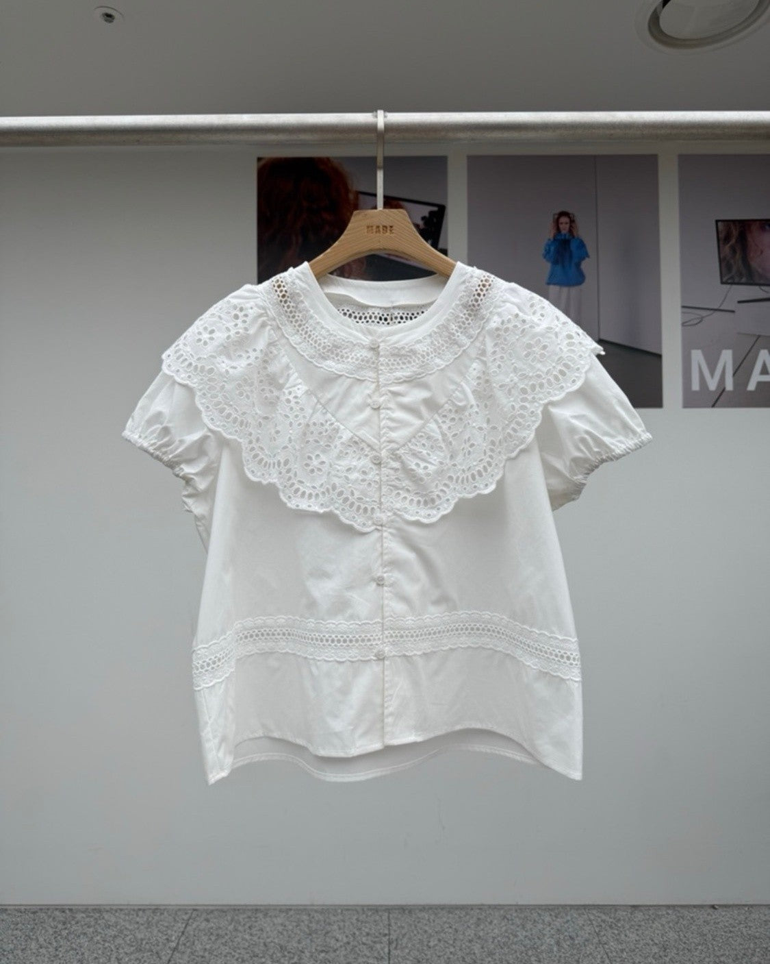 韓國直送Amélie French Lace Detailed Top