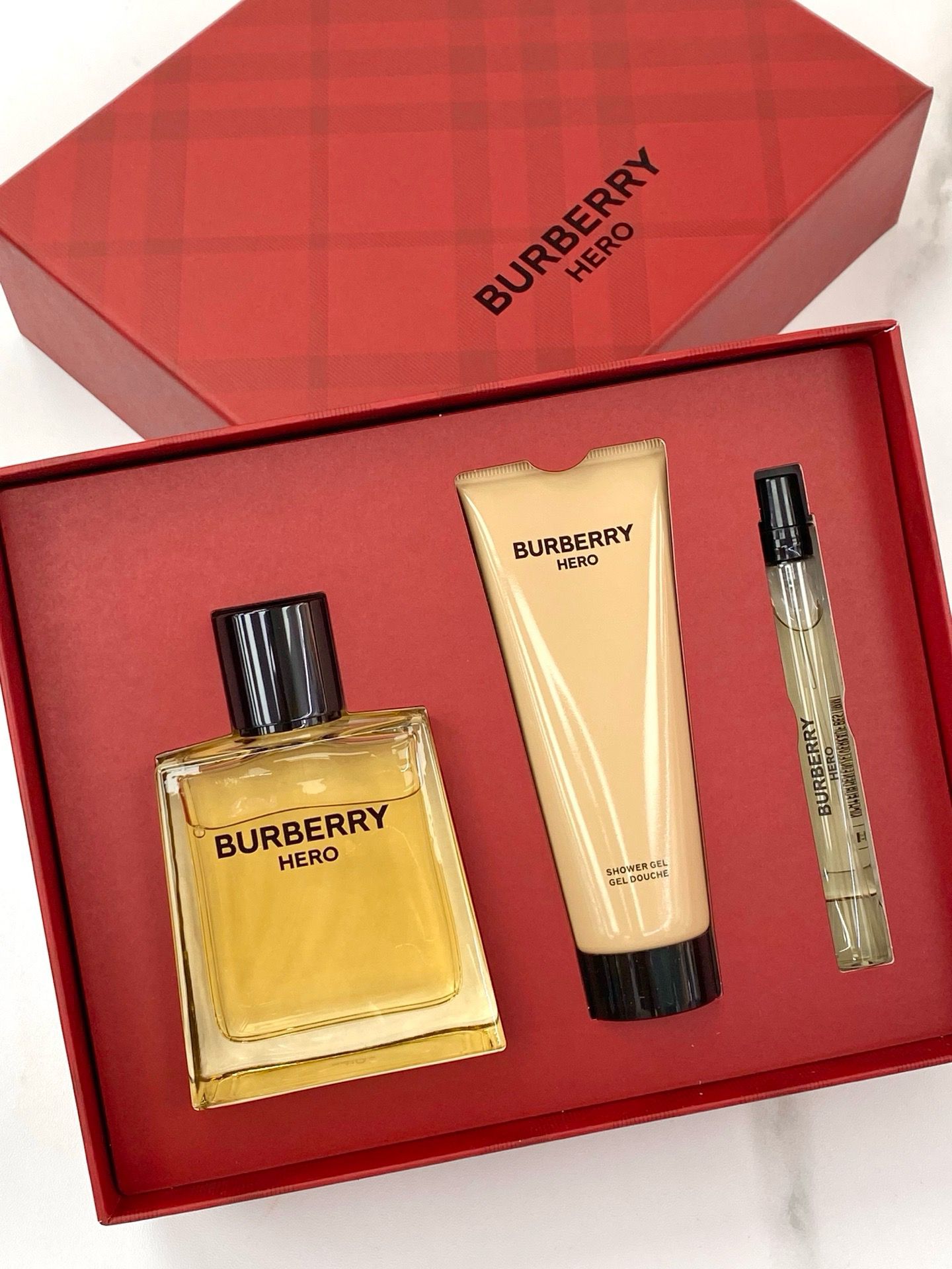 Burberry hero Eau De Toilette gift set 駿勇之心男士淡香水3件套(淡香水10ml+100ml+沐浴露75ml) HLY & CHOCCICO