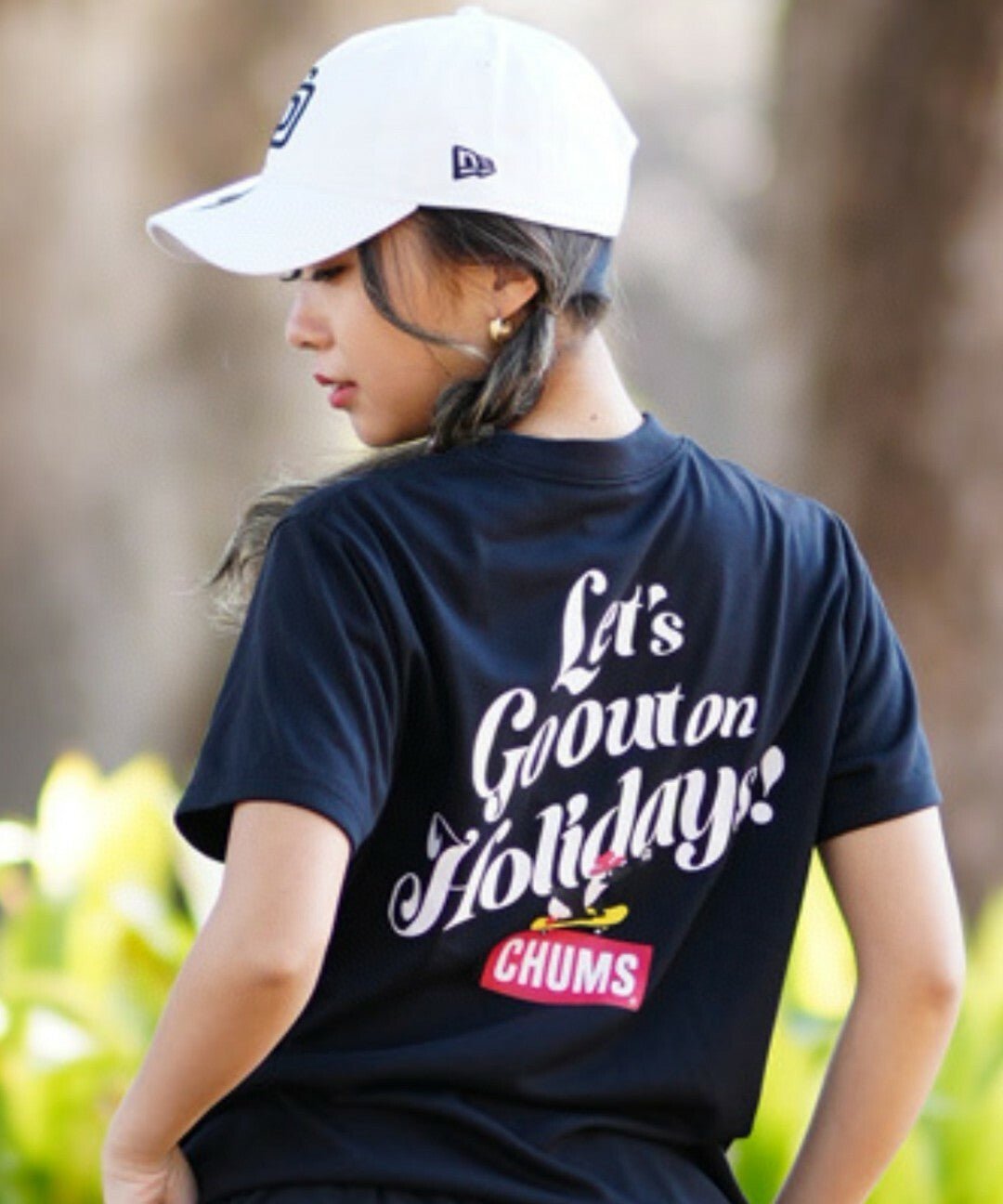CHUMS Let's go out on holiday tee -4 Color - HLY & CHOCCICO