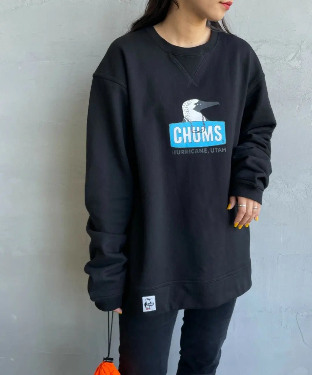 CHUMS OLD BOOBY FACE Logo Print Crew Neck Sweatshirt - HLY & CHOCCICO