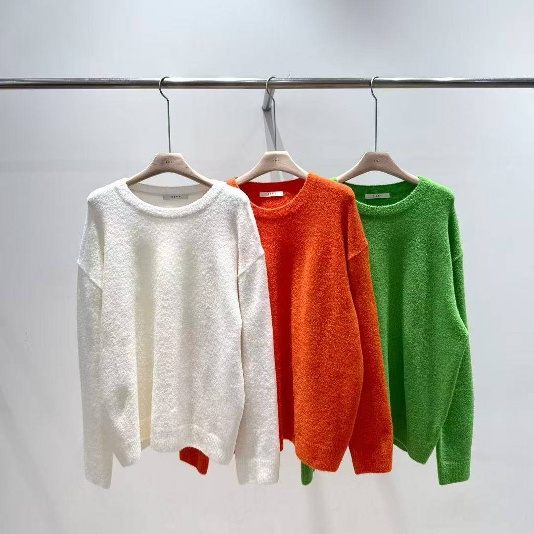 韓國直送Cozy Cloud Sweater/Casual Cargo Skirt /Sleek Puffer Vest - HLY & CHOCCICO