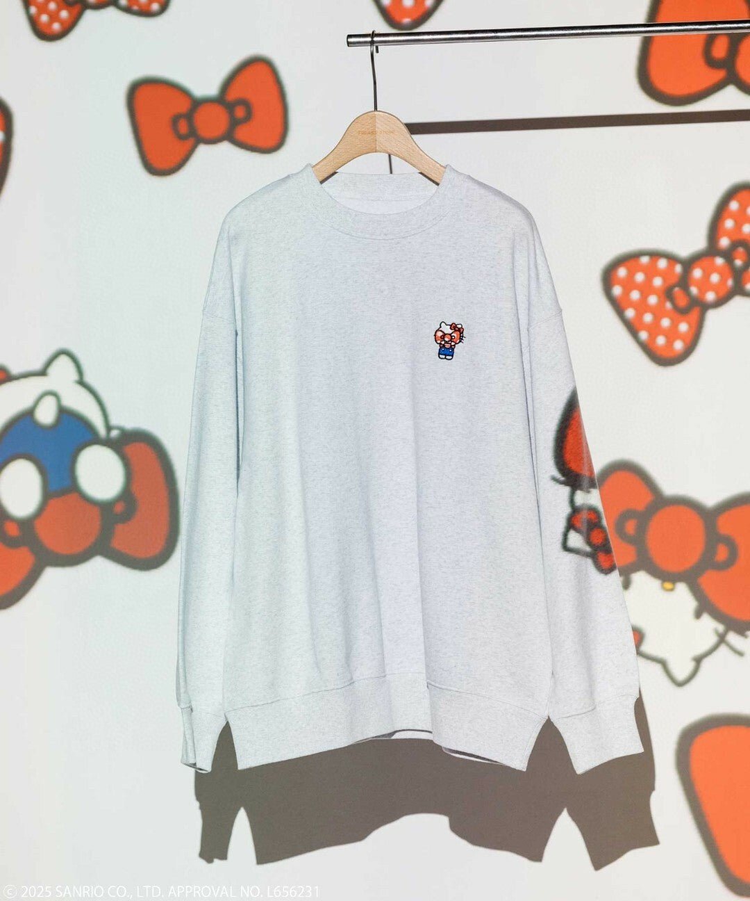 日本直送Hello Kitty Back Print sweatshirt - HLY & CHOCCICO