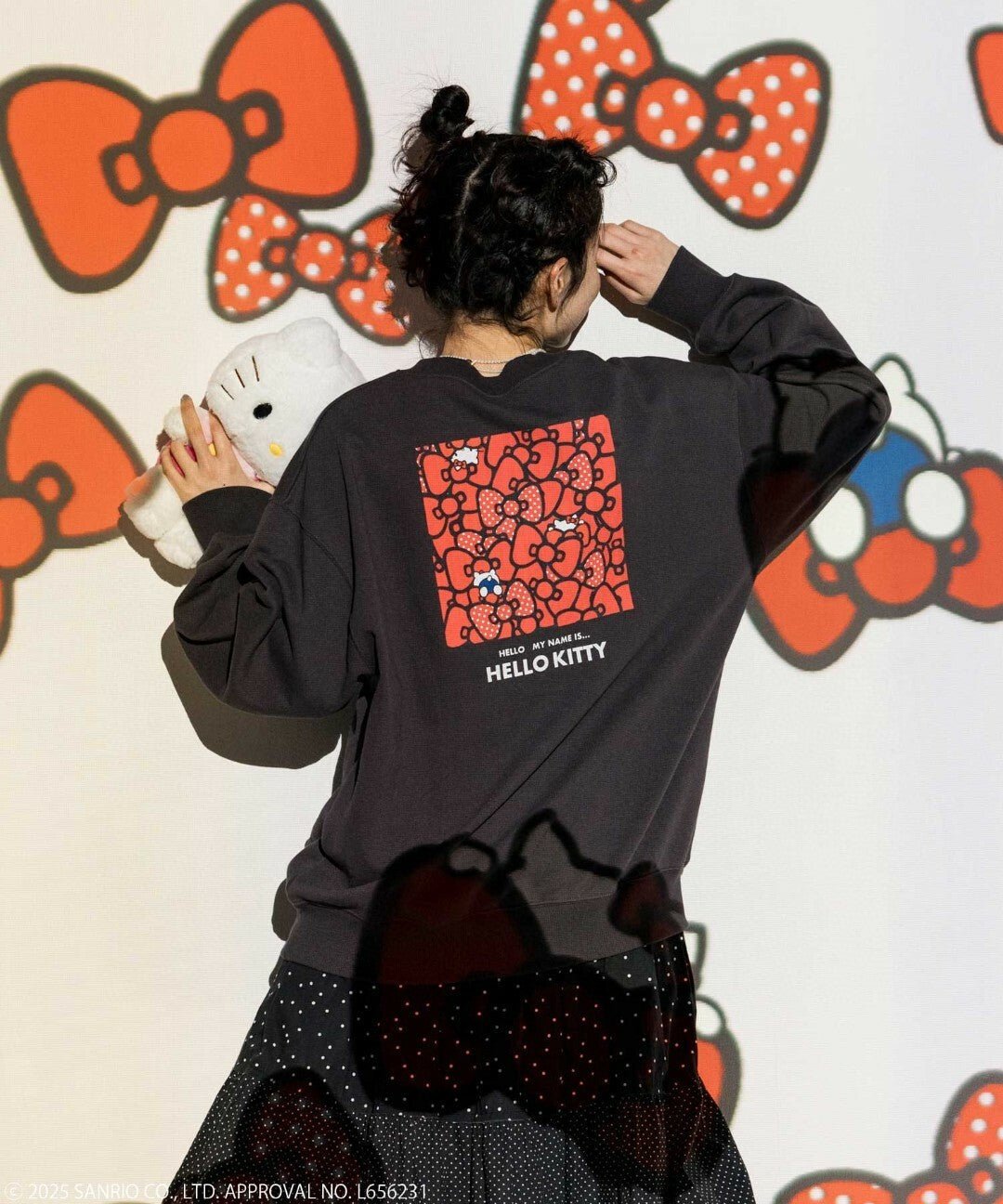 日本直送Hello Kitty Back Print sweatshirt - HLY & CHOCCICO