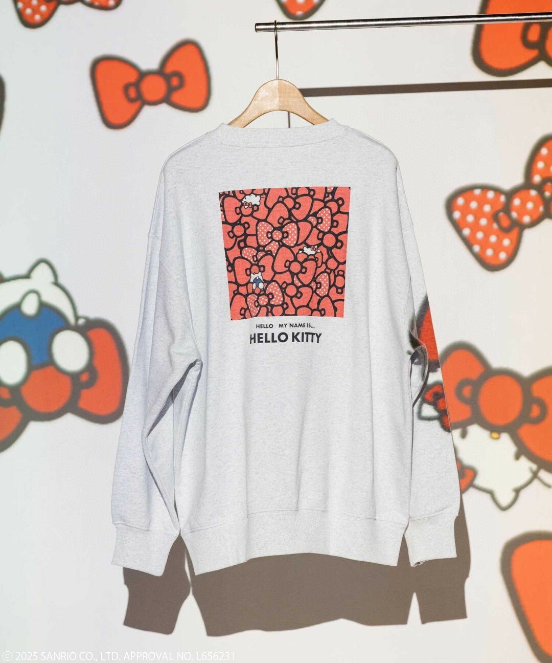 日本直送Hello Kitty Back Print sweatshirt - HLY & CHOCCICO