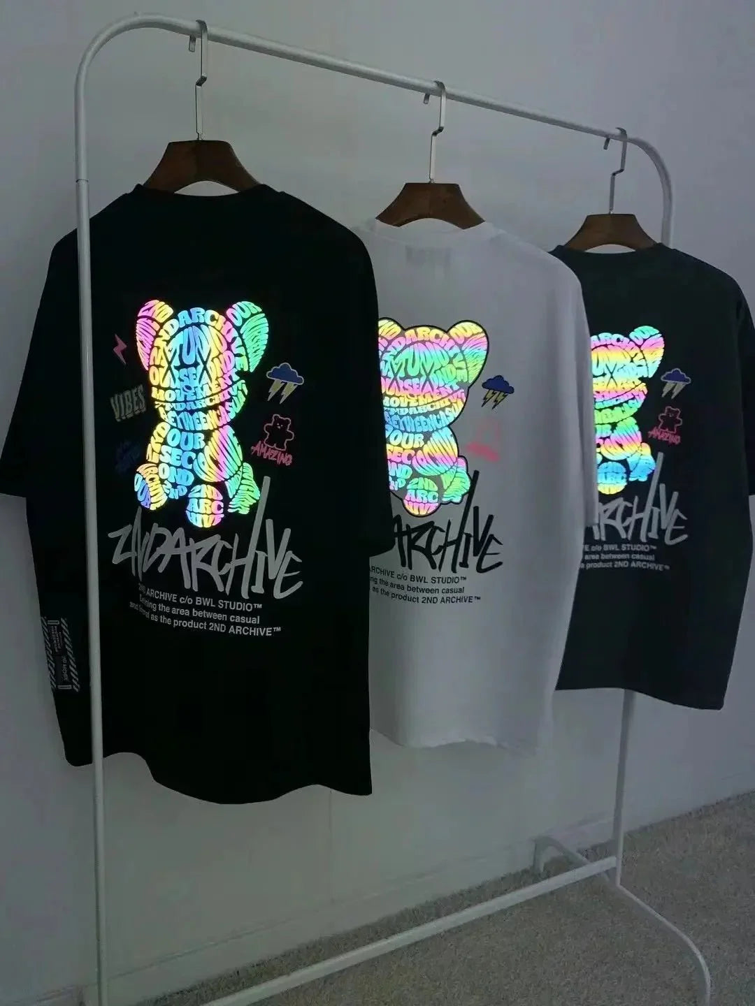 韓國直送🇰🇷 2ND ARCHIVE Vibe Bear Scotch T-shirt -3 Color - HLY & CHOCCICO