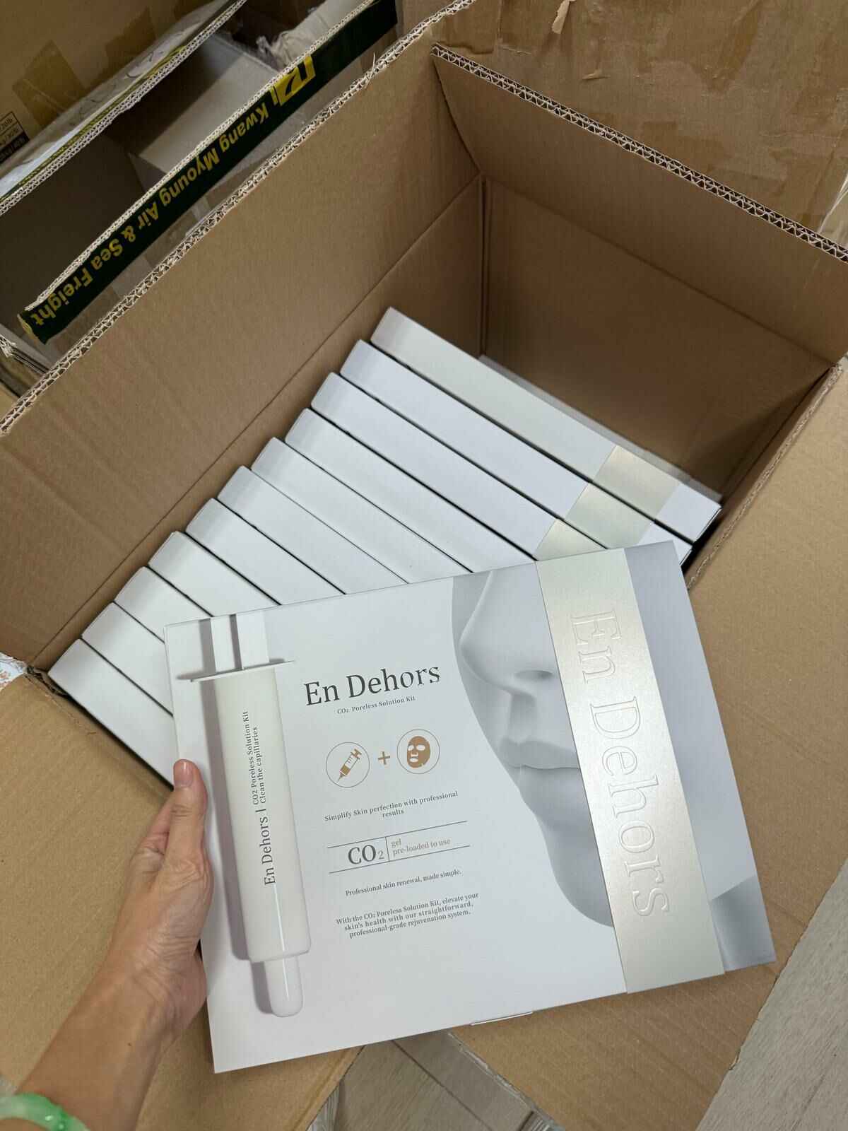 En Dehors CO2瓷娃娃碳酸炮注氧面膜