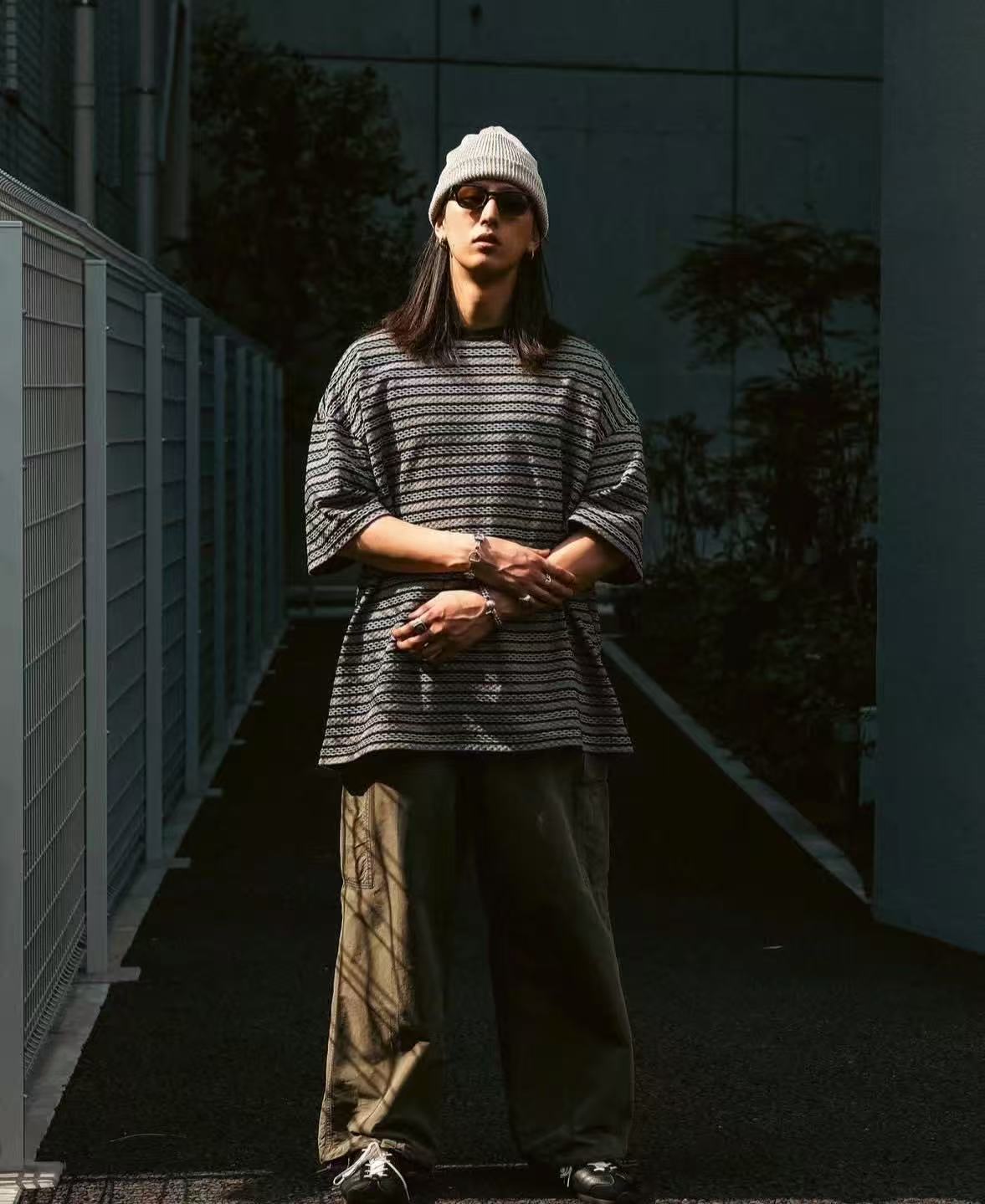 Jacquard Border Tee HLY & CHOCCICO