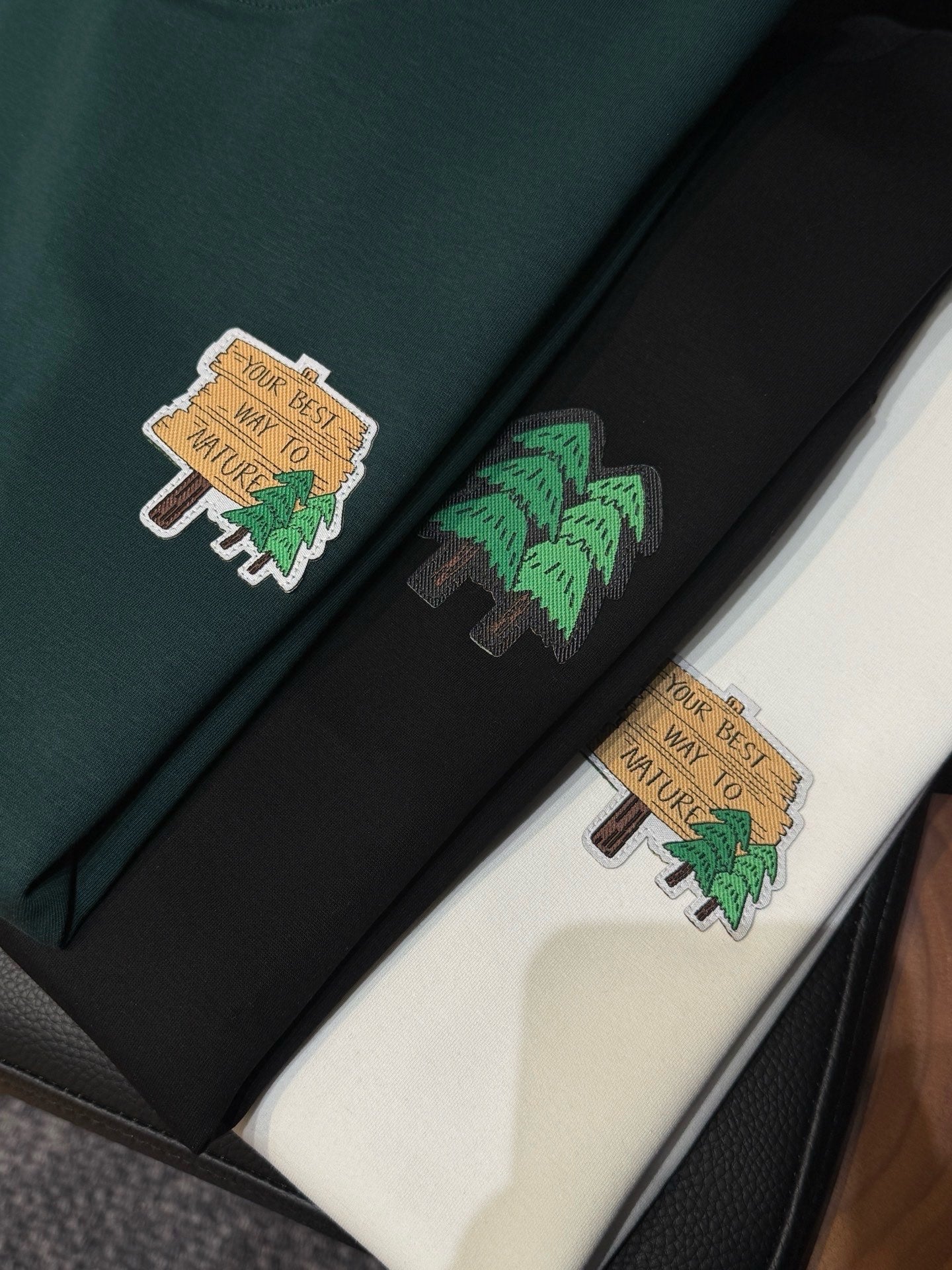 KOLON Camp 系列 (圓領/有帽) - HLY & CHOCCICO