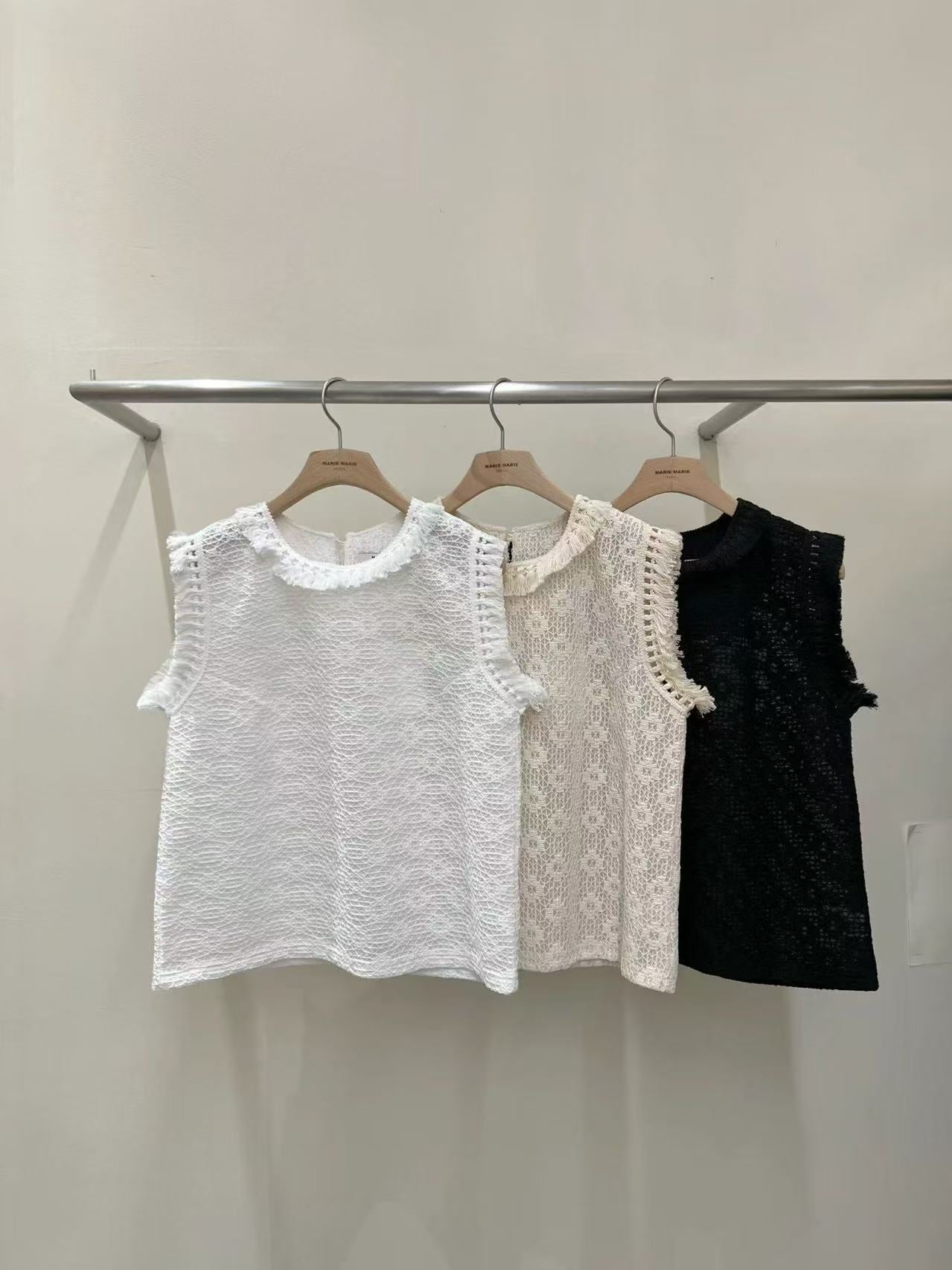 韓國直送Lace Trim Sleeveless Top - HLY & CHOCCICO