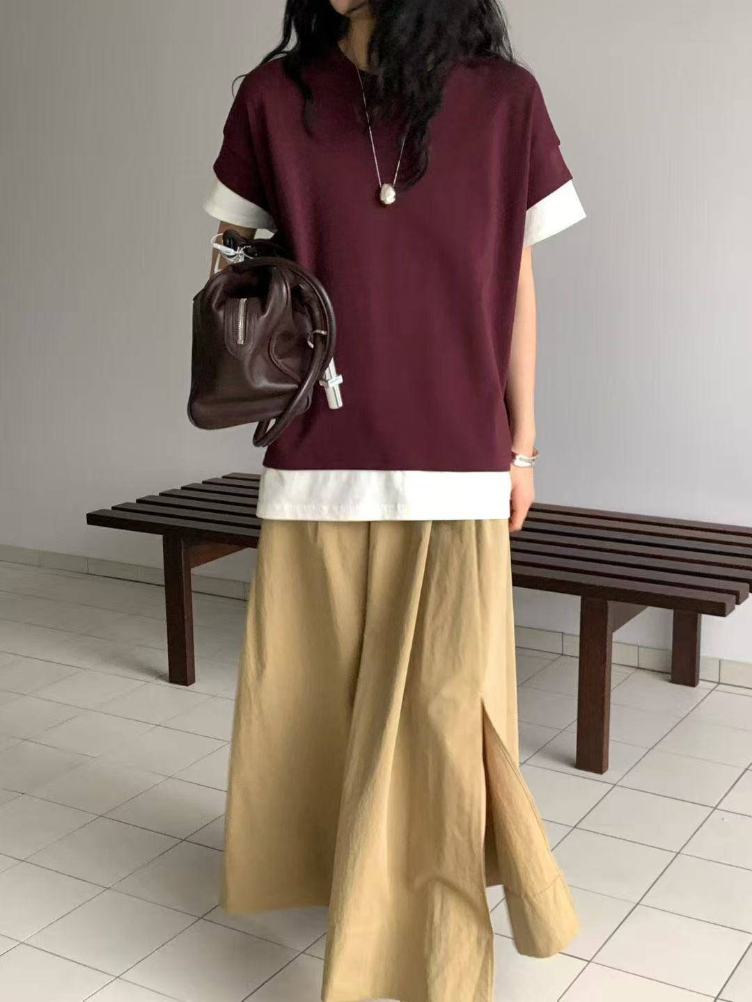 韓國直送Layered Contrast Tee /Flowy A - Line Skirt - HLY & CHOCCICO