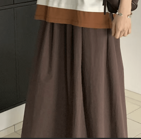 韓國直送Layered Contrast Tee /Flowy A - Line Skirt - HLY & CHOCCICO