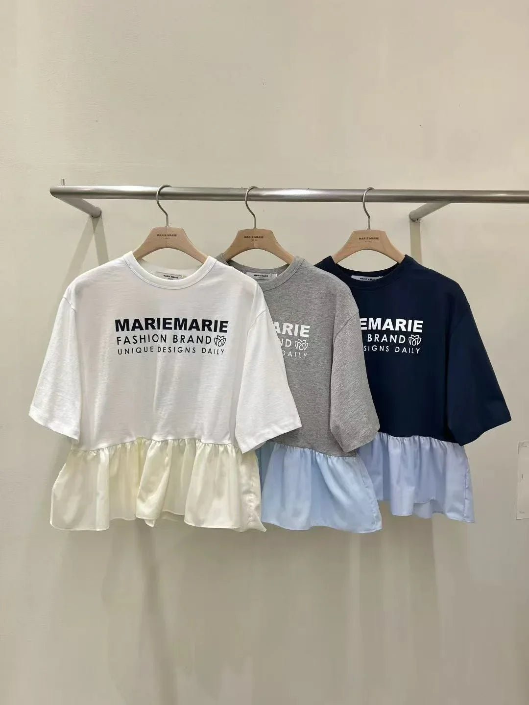韓國直送MARIE Ruffled Hem Tee - HLY & CHOCCICO