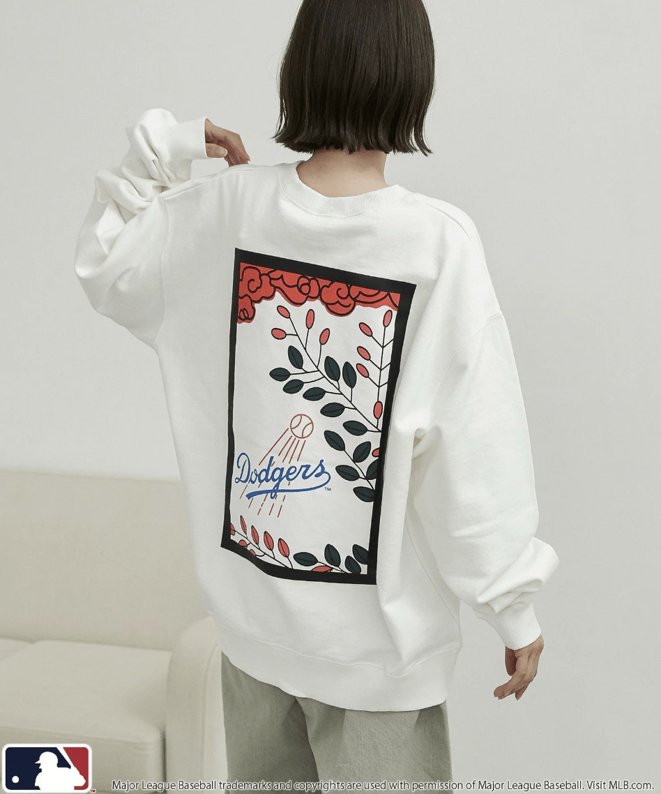 日本直送 MLB 別注Hanafuda Back Print Crew Neck Sweatshirt - HLY & CHOCCICO