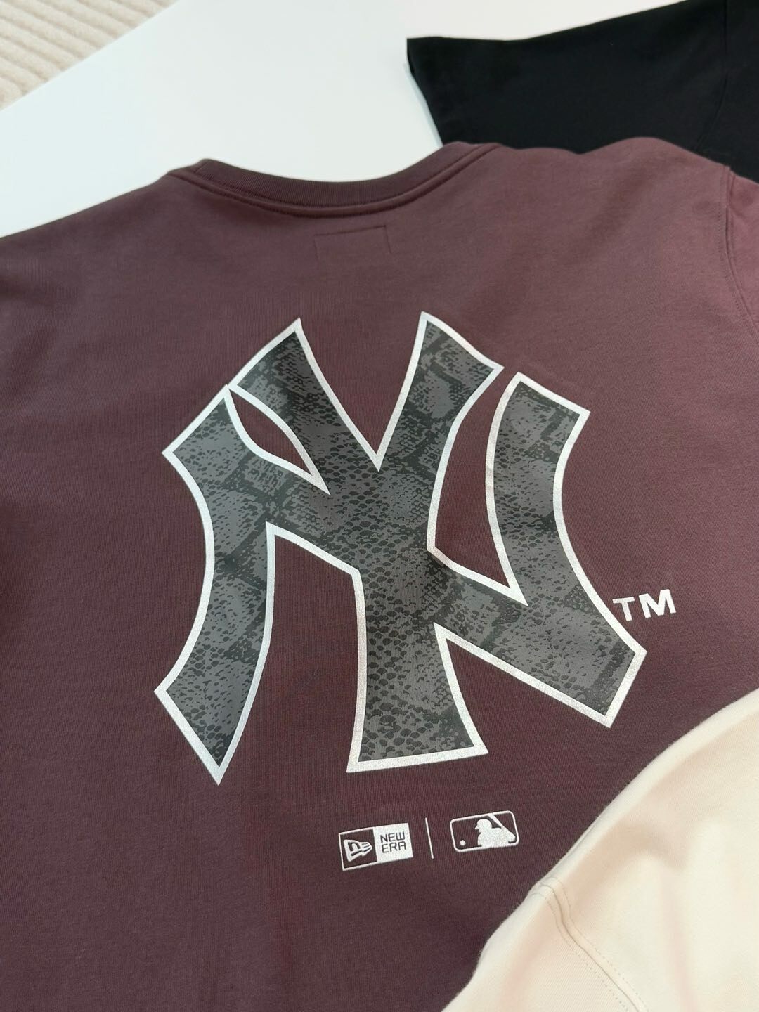 New Era Snake Print Pattern Tee - HLY & CHOCCICO