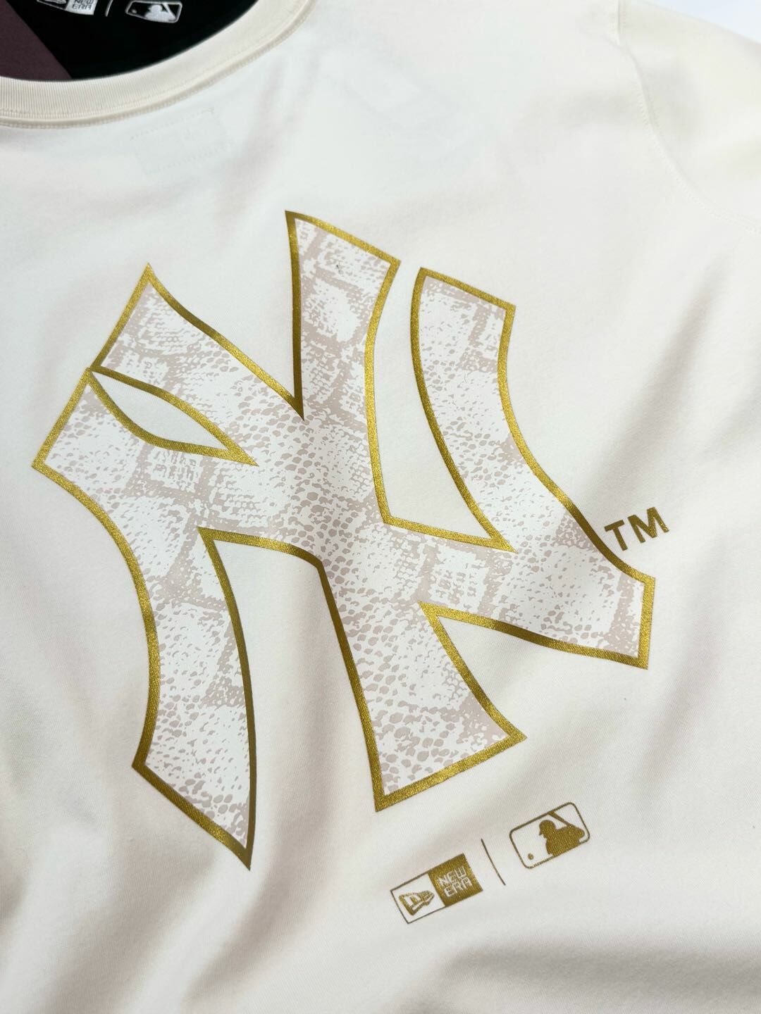 New Era Snake Print Pattern Tee - HLY & CHOCCICO