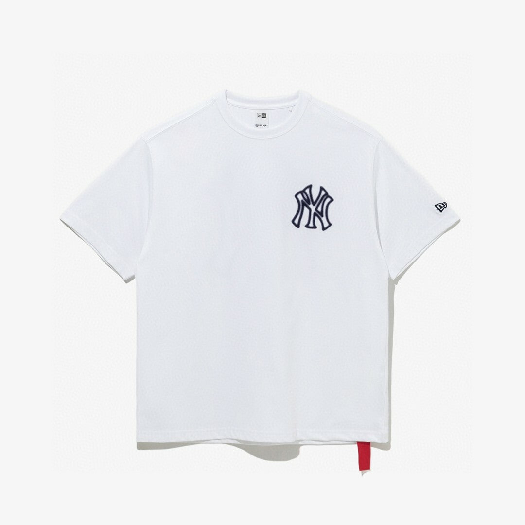 New Era Yankees Neon Logo Tee - HLY & CHOCCICO