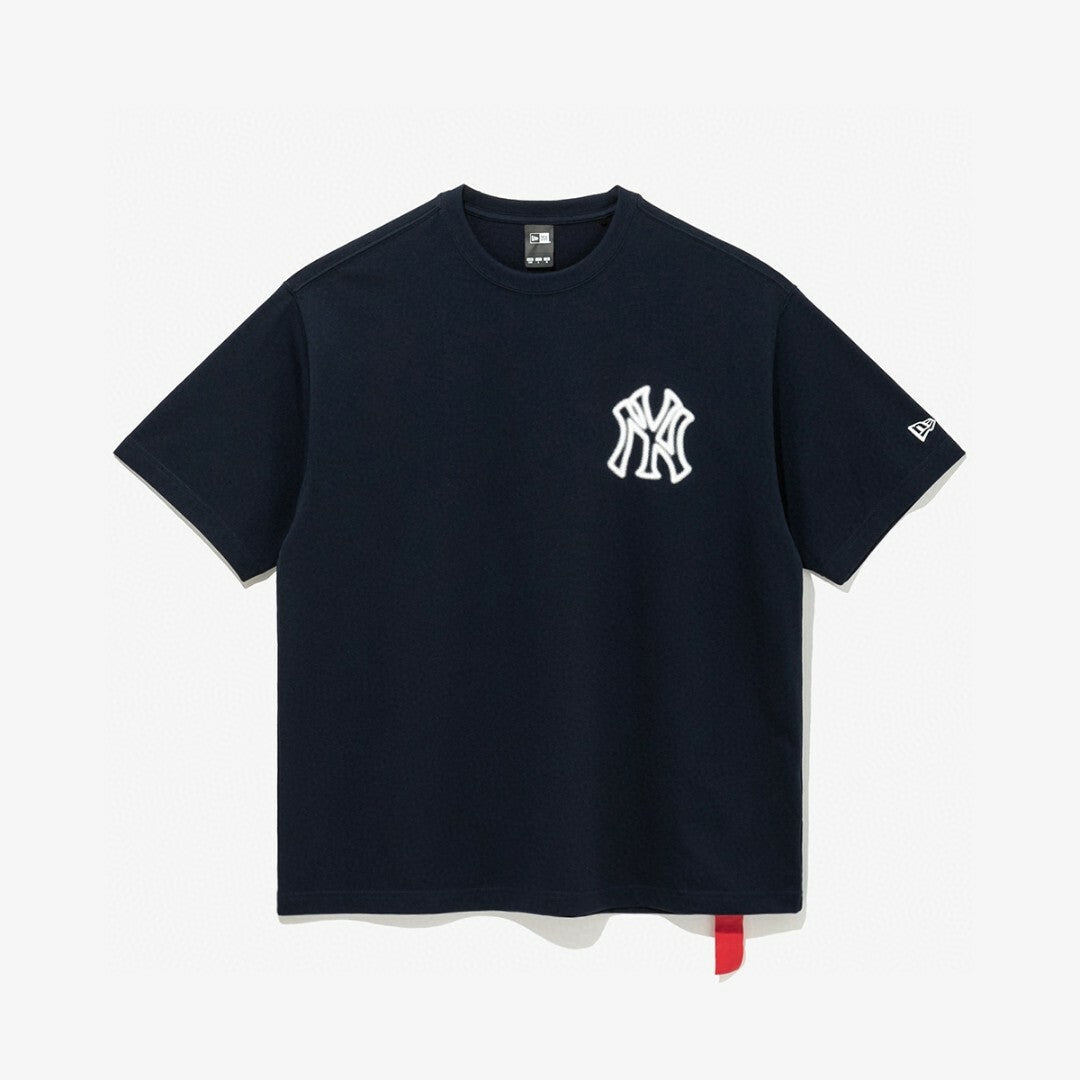 New Era Yankees Neon Logo Tee - HLY & CHOCCICO