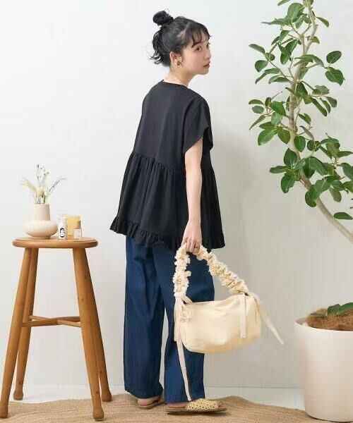 日本直送One-point heart embroidery switching T-shirt