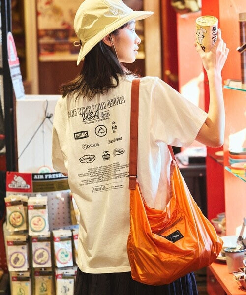 CHUMS 別注 history back print crew neck T-shirt -4 Color