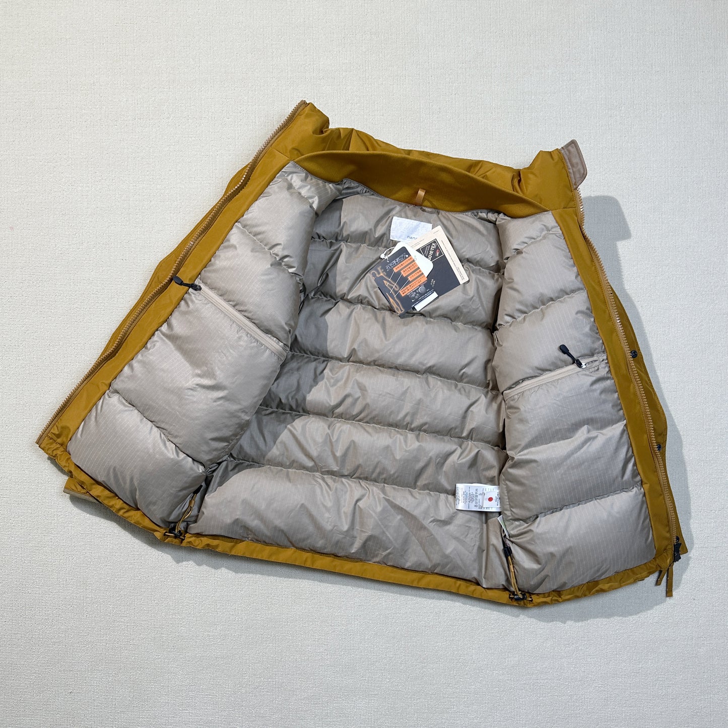 Nanamica 2L GORE-TEX 短羽絨 *橙色缺貨*