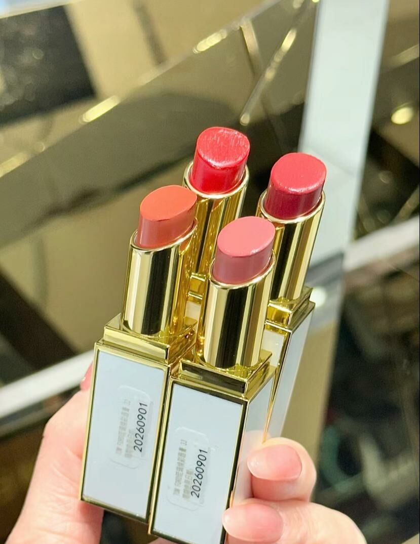 Tom Ford Ultra-shine 白管🤍水光滋潤😍適合鍾意雙唇👄豐滿有光澤感💦 11隻色