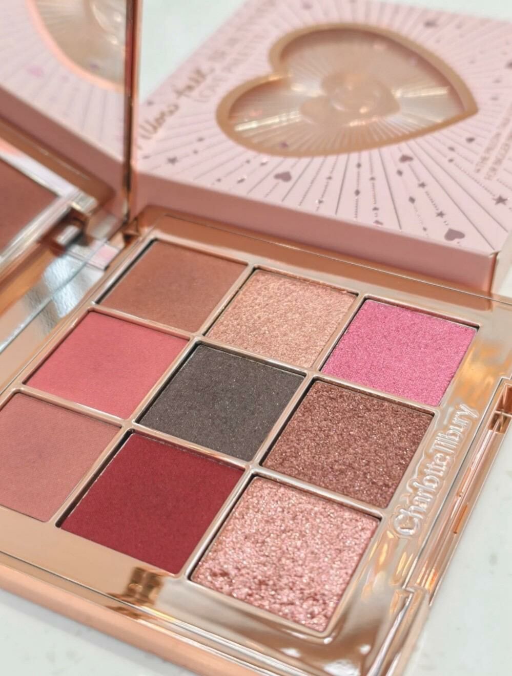 Charlotte Tilbury 2024聖誕限量版九宮格眼影盤 {香港專櫃} FOLLOW ME MEDIA MARKETING LIMITED
