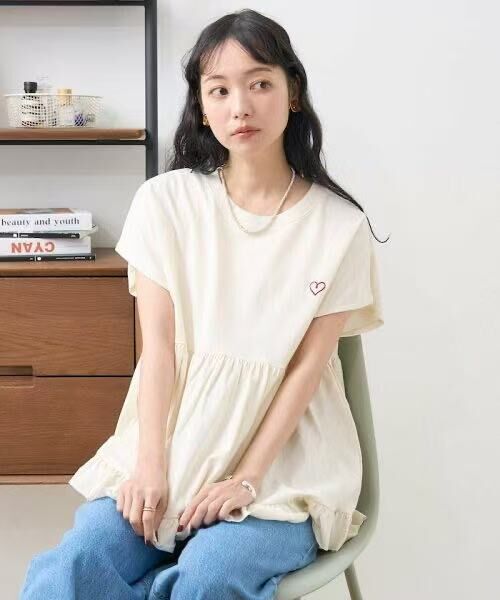 日本直送One-point heart embroidery switching T-shirt