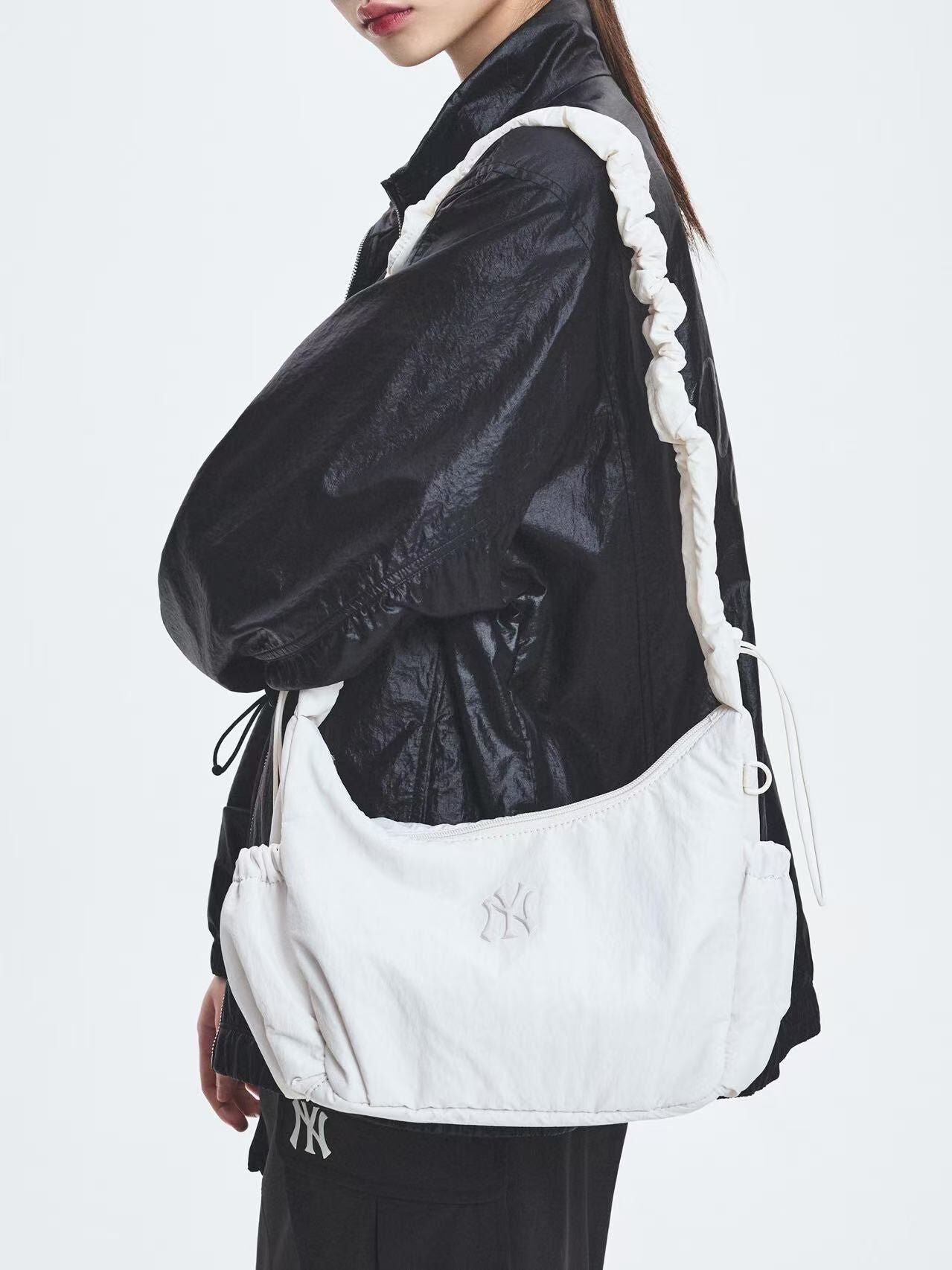 ショルダーバッグ・ポシェット [MLB]Basic Athleisure Hobo Bag MLB Basic Athleisure Hobo Bag NY (Black) | eBay