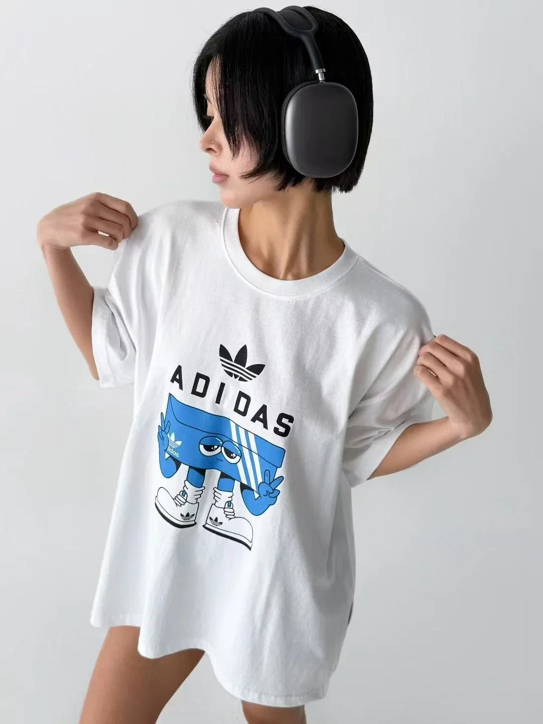 韓國直送Playful Graphic Tee - HLY & CHOCCICO