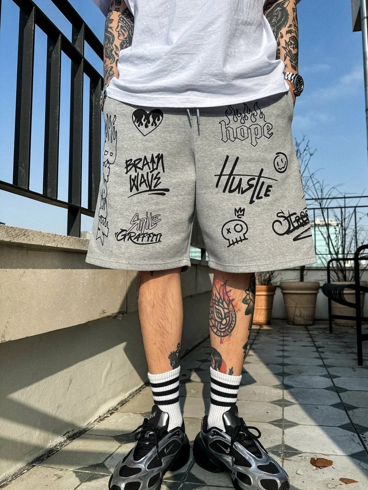 韓國直送 PLUS 82 HIYA Firework Graffiti Shorts - HLY & CHOCCICO