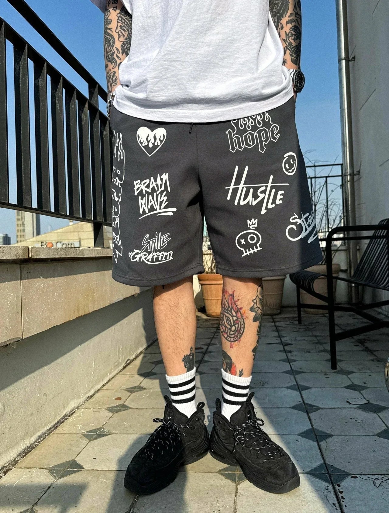 韓國直送 PLUS 82 HIYA Firework Graffiti Shorts - HLY & CHOCCICO
